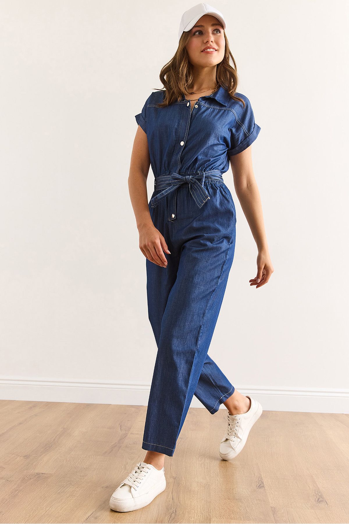Olalook Kadın Mavi Cepli Kuşaklı Yarasa Model Denim Tulum TLM-19000161