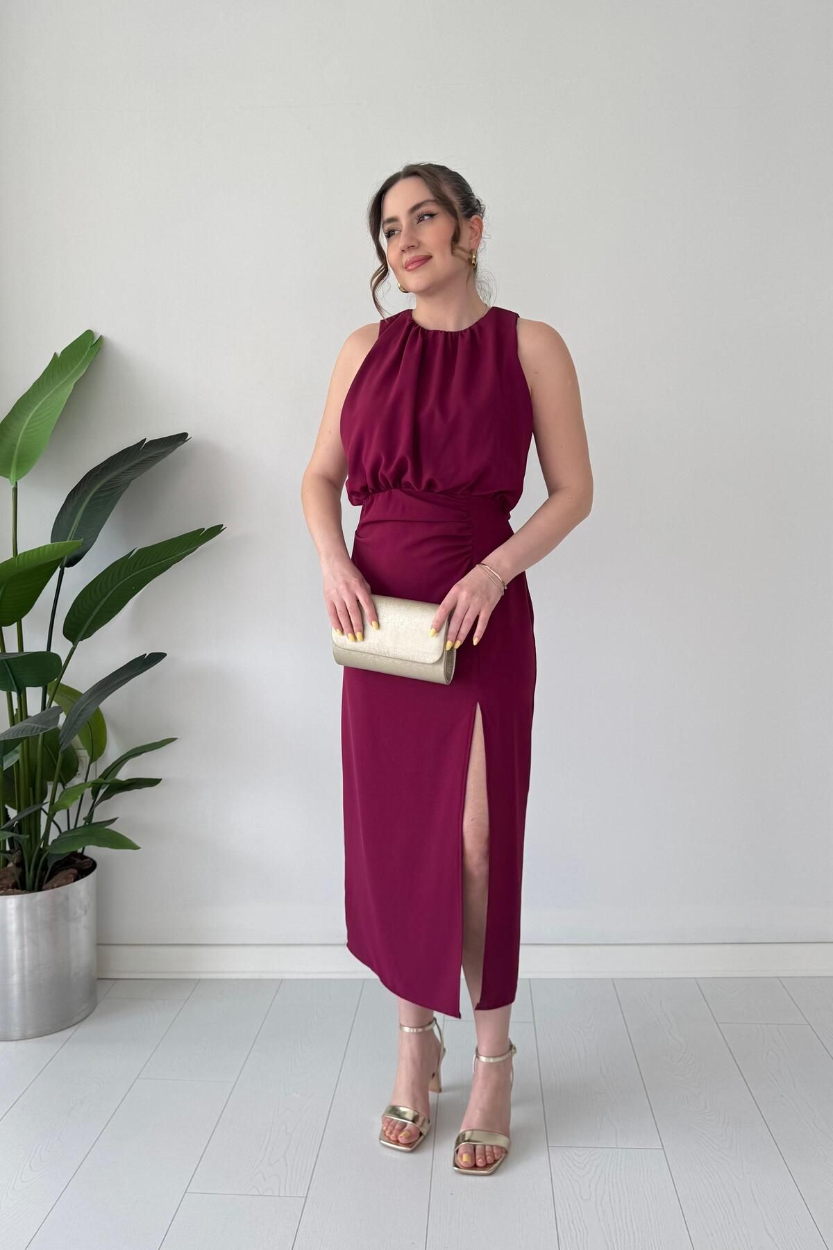 MaziButik Üstü Dökümlü Yırtmaçlı Elbise Bordo