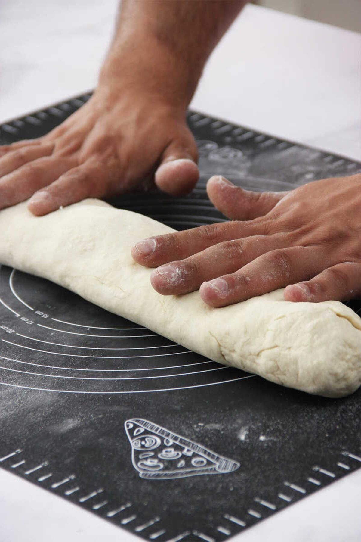 UYGUR AVM Ölçekli Hamur Açma Matı 40cm X50cm - Refika Birgül