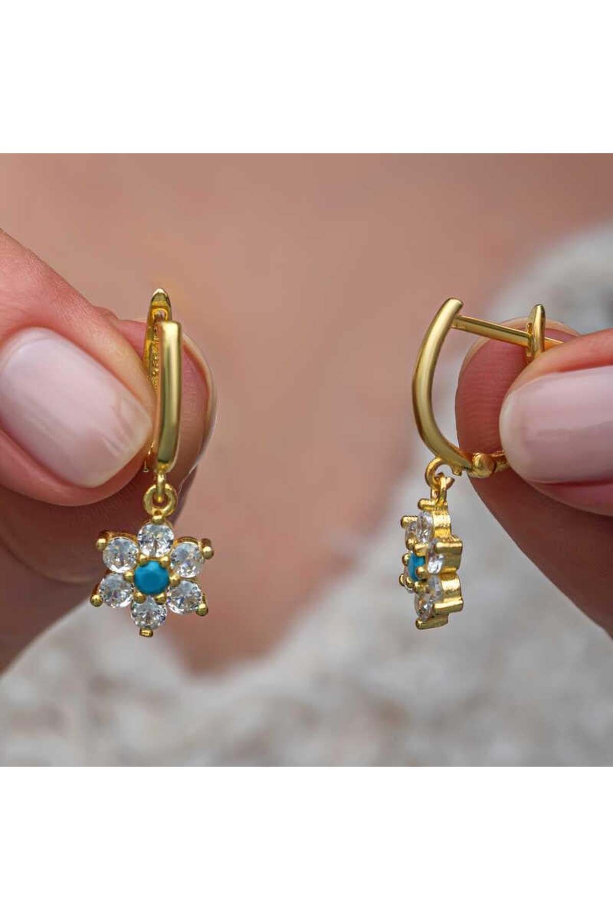 Gumush Gümüş Mavi Taşlı Gold Çiçek Kadın Küpe
