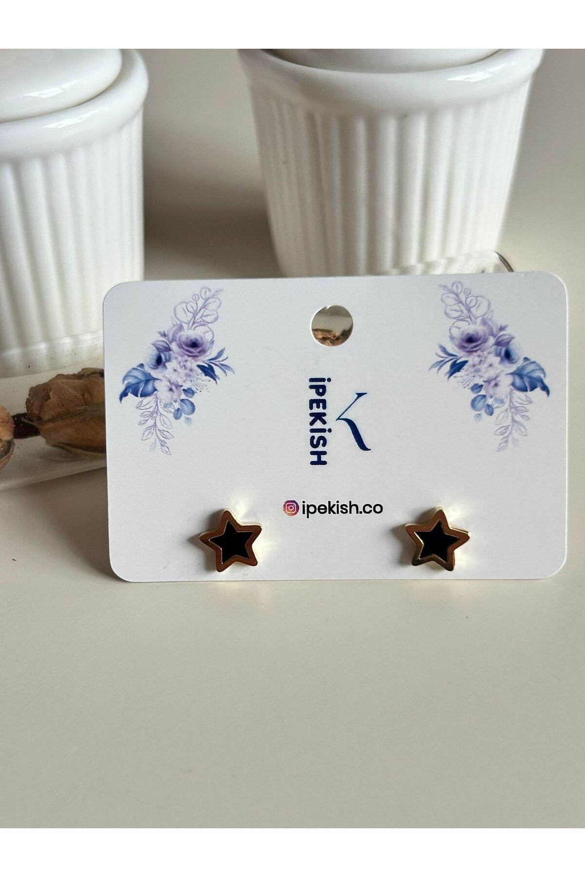 Cheecky Chic İpekish | Unisex Siyah Dolgulu Minimal Gold Paslanmaz Çelik Küpe – Çivi Kapama