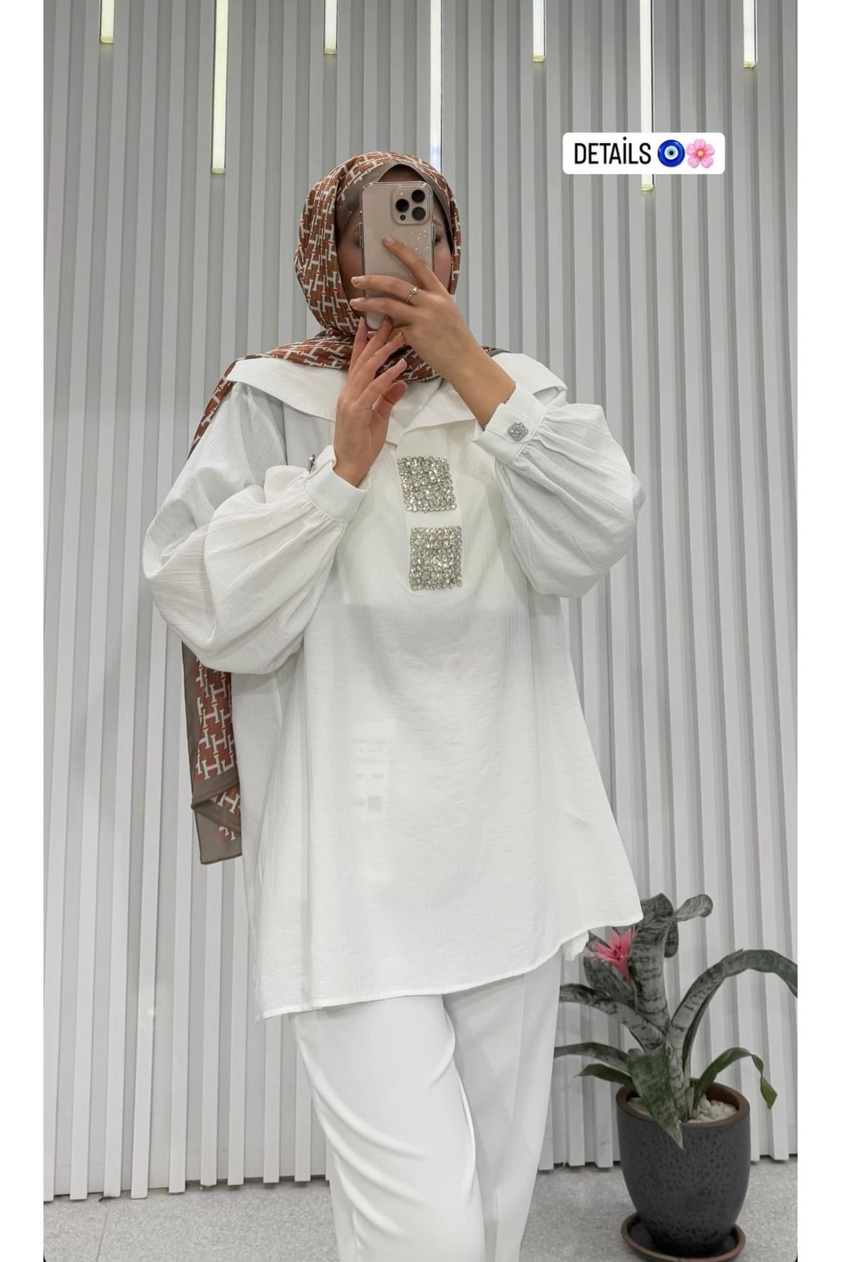 ANKA BOUTIQUE Şal yaka önü taşlı tunik