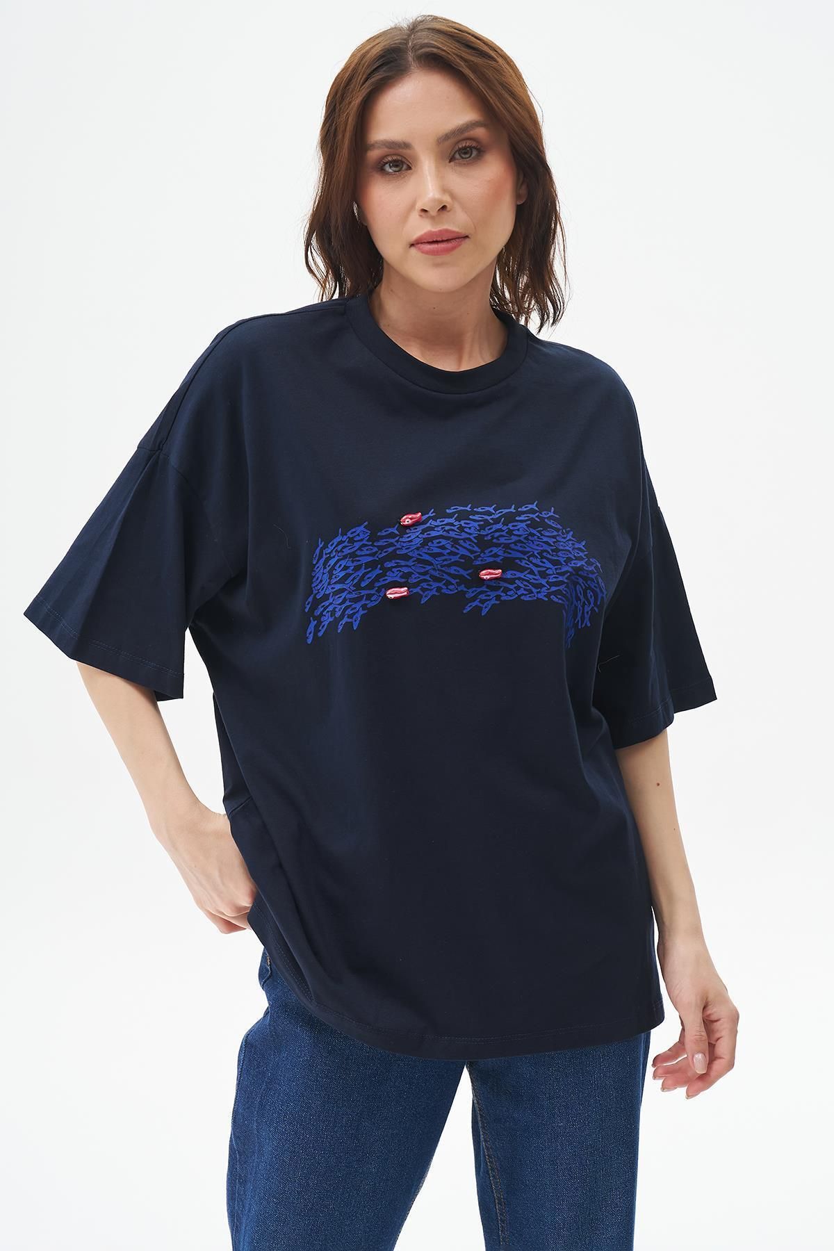 Betül Nayir Balık İşleme Detay T-shirt -Siyah