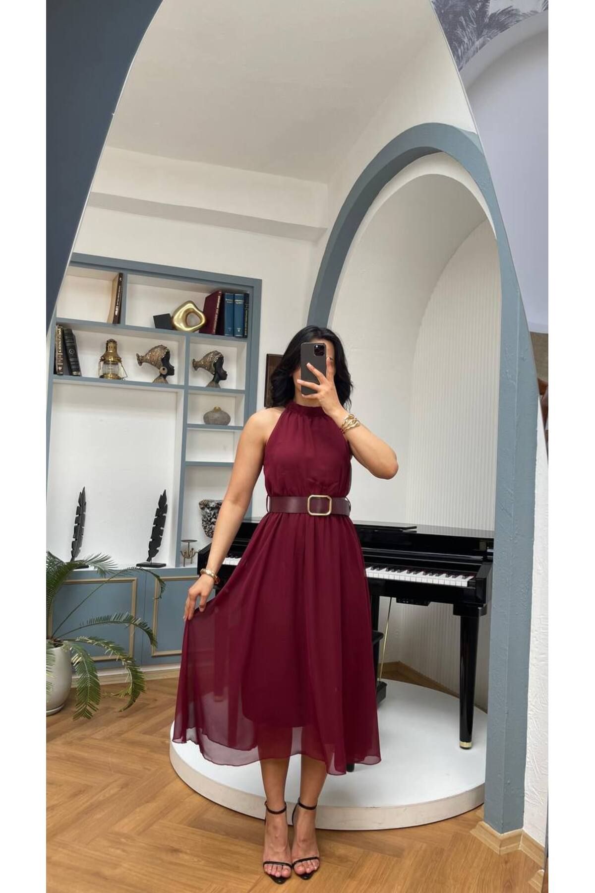 Nida Boutique Halter Yaka Kemerli Beli Lastikli Astarlı Şifon Elbise