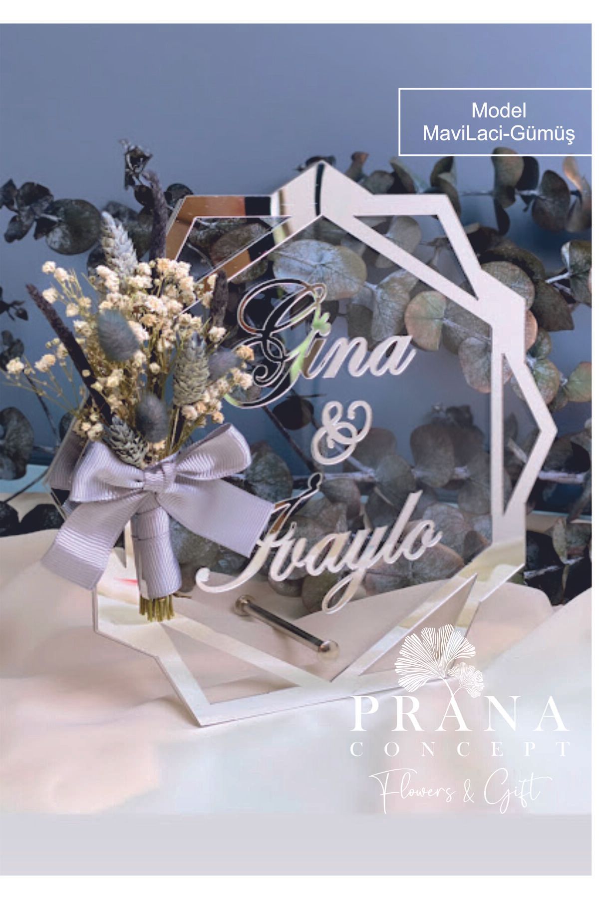 shop Pleksi Söz Nişan İsim Dekoru Gümüş Renk ve Çiçek Süslemeli 20*20Cm Prizma Modeli İsimlik