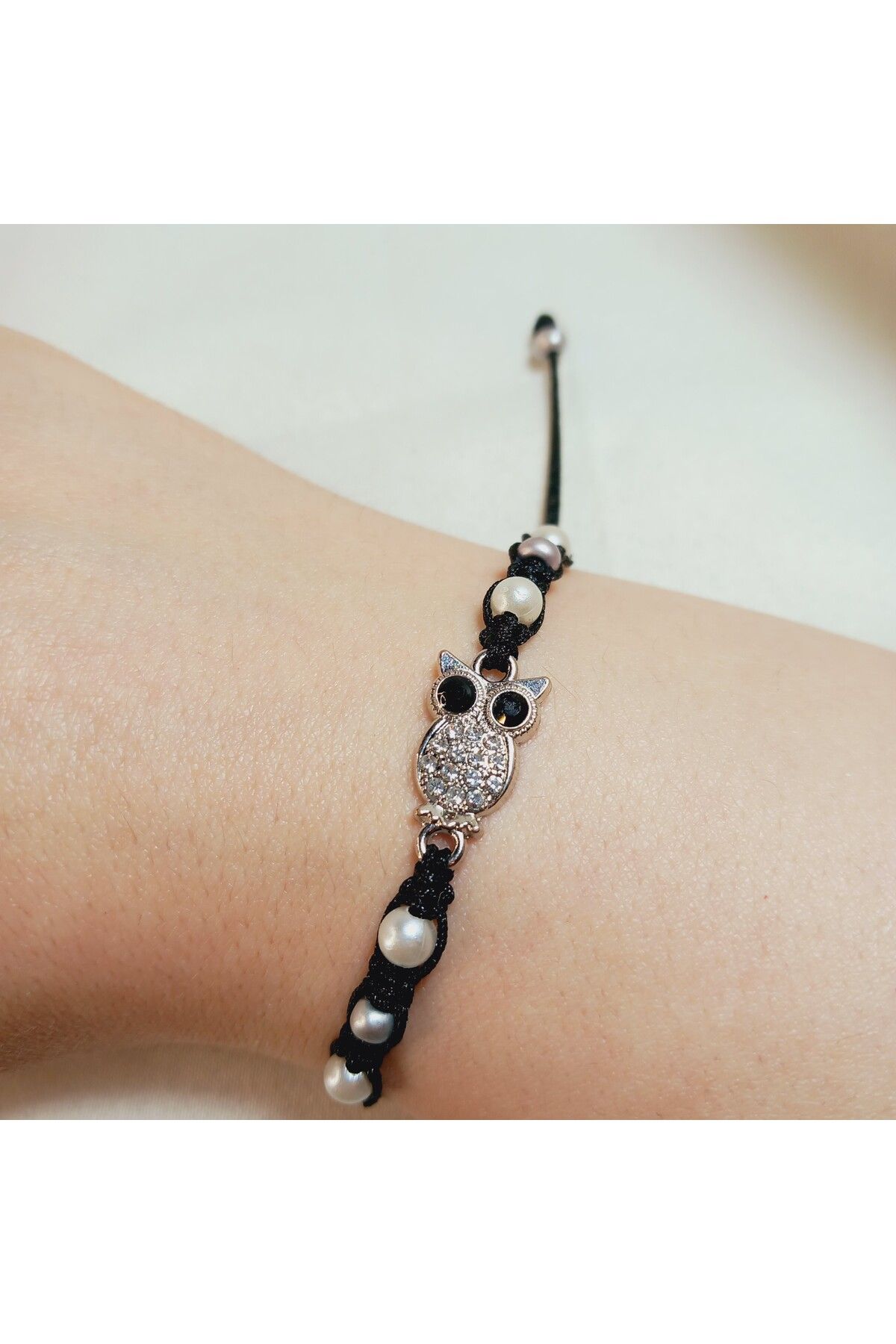 Crystal Atelier El Yapımı Kristal Baykuş Figürlü İnci Detaylı Siyah Makrome Bileklik-Baykuş Ayarlanabilir Bileklik