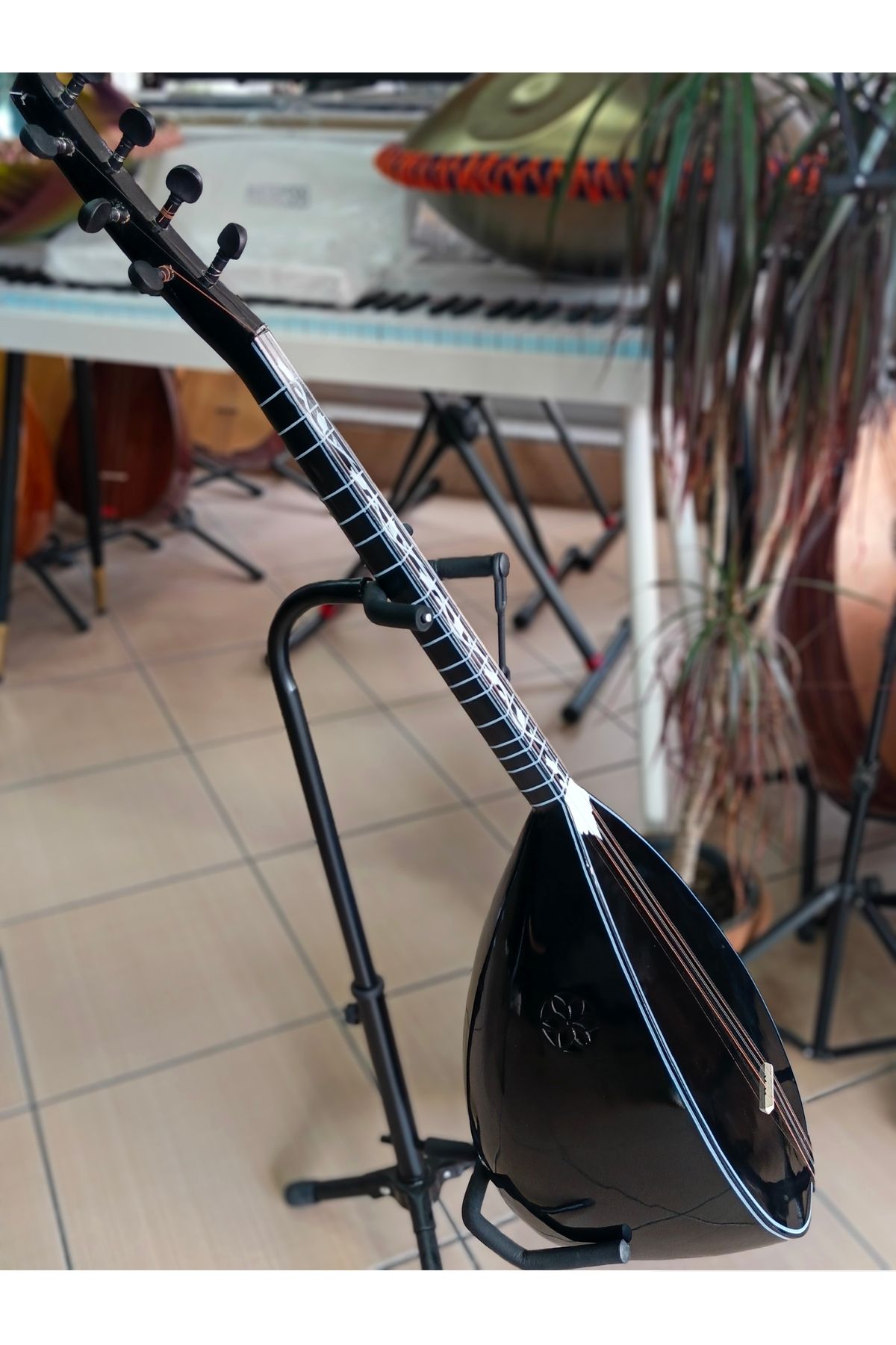 Bircanmüzik Siyah kısa sap bağlama (kılıf, yedek tel ve mızrap hediyeli)