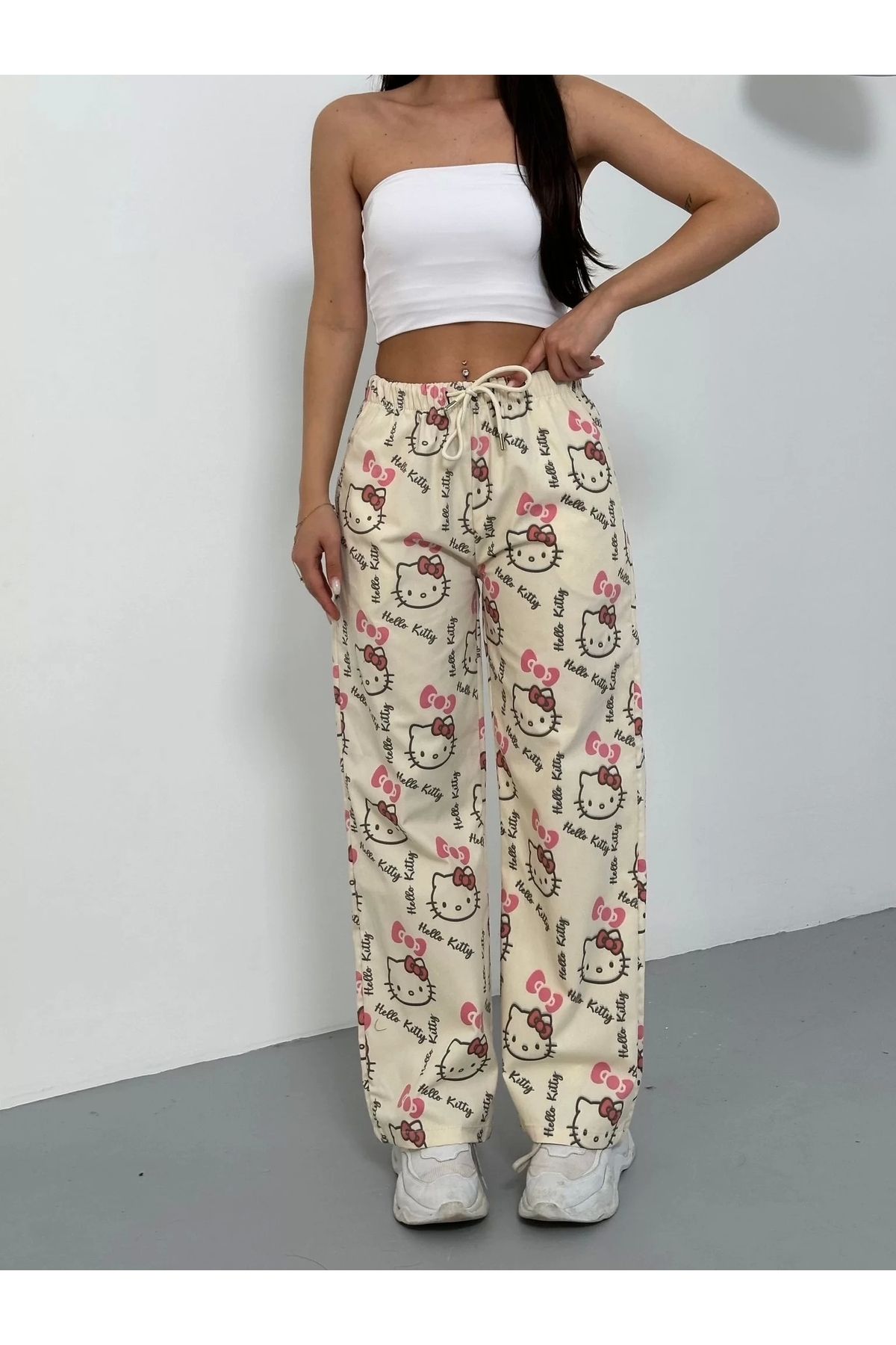 Violon-Yellow Hello Kitty Patterned Sweatpants 7