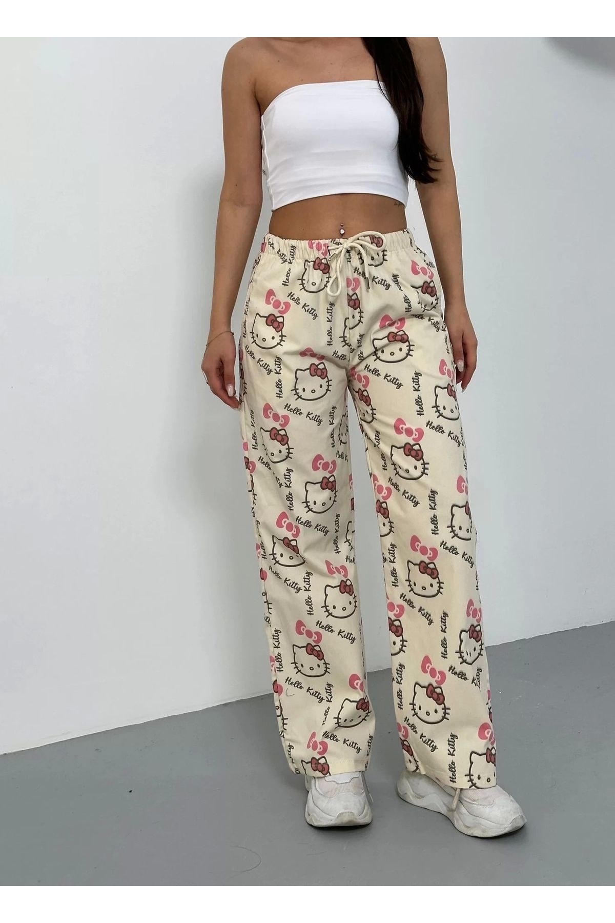 Violon-Yellow Hello Kitty Patterned Sweatpants 8