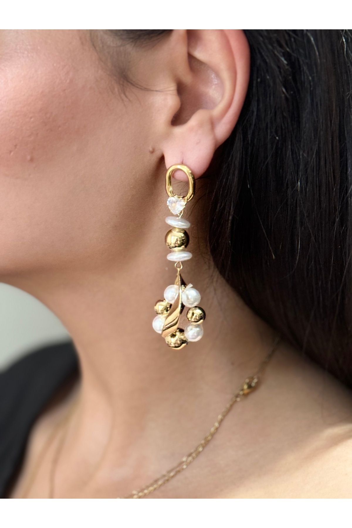 MODA Gold Beyaz Taşlı Sallantılı Küpe
