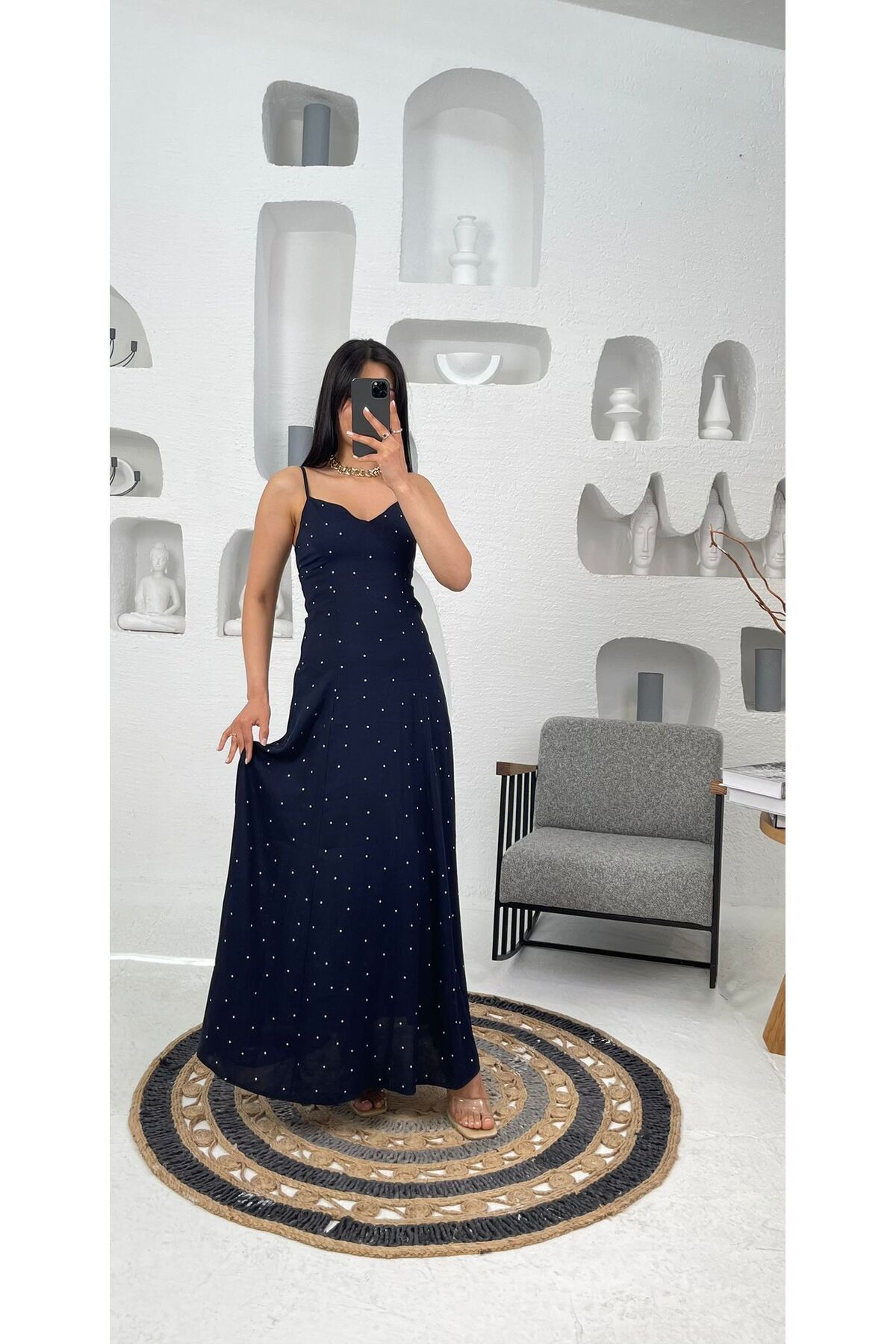 Nida Boutique Askılı V Yaka Uzun Puantiye Viskon Elbise