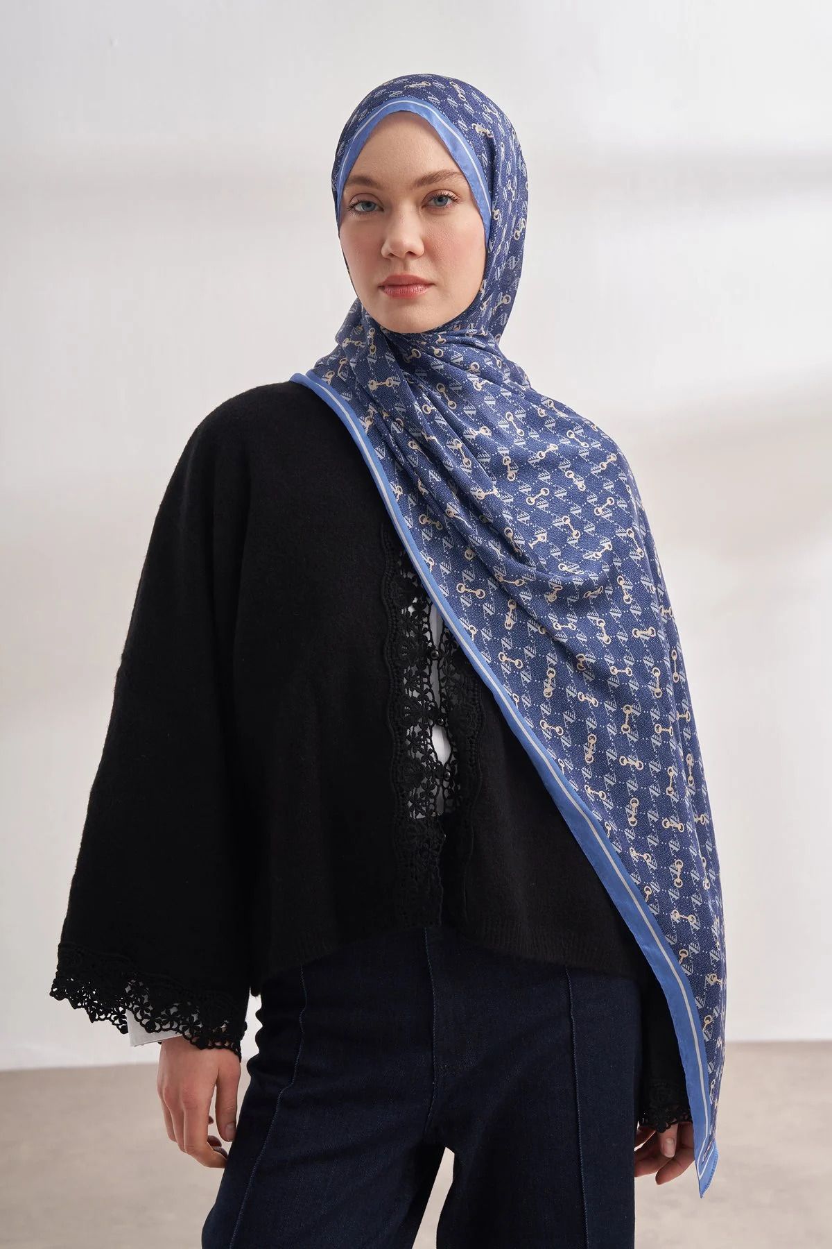 ARMANDA İthal Vual Monogram Desen Şal - İndigo