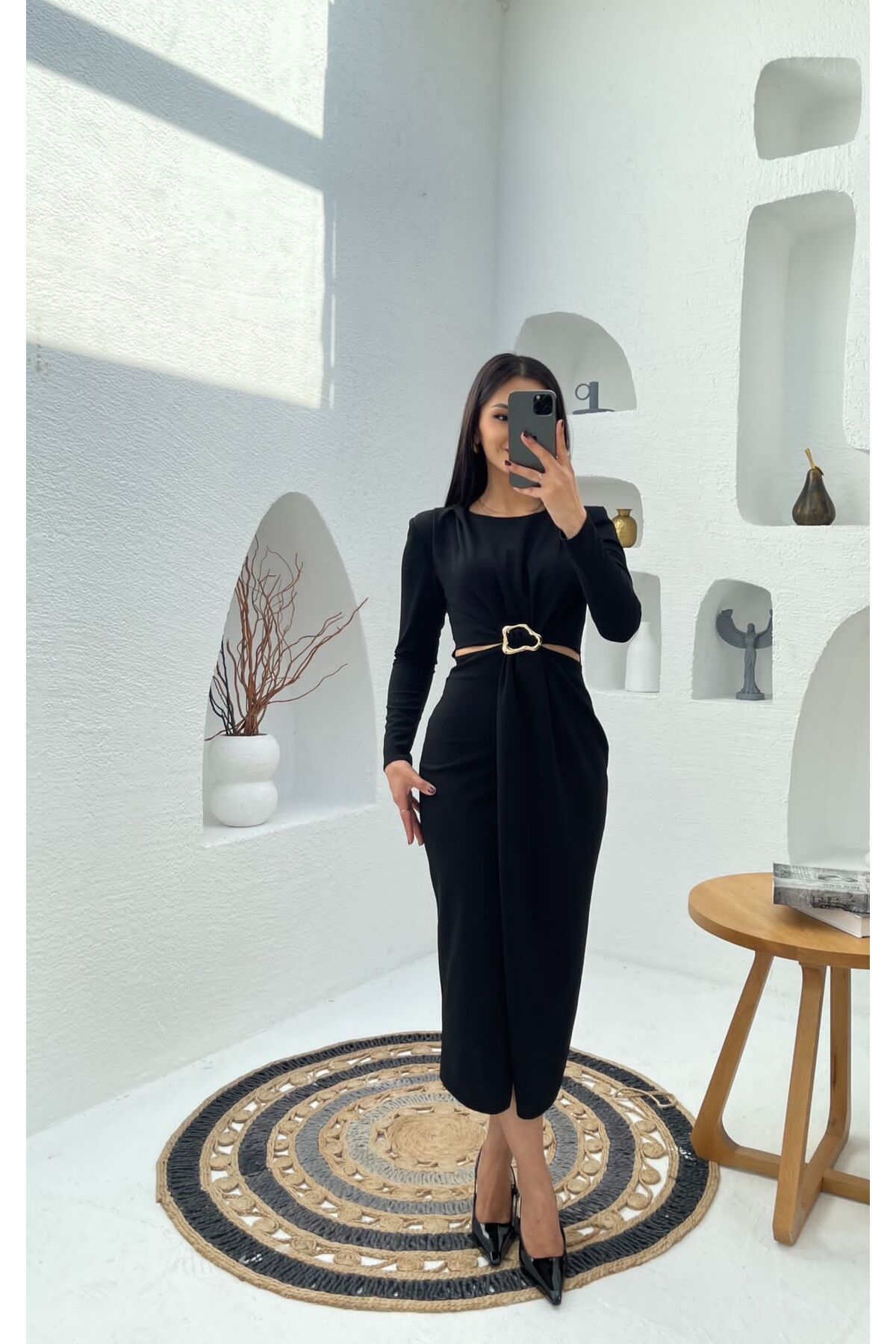 Nida Boutique Bel Dekolteli Önden Yırtmaçlı Uzun Kollu Örme Krep Elbise