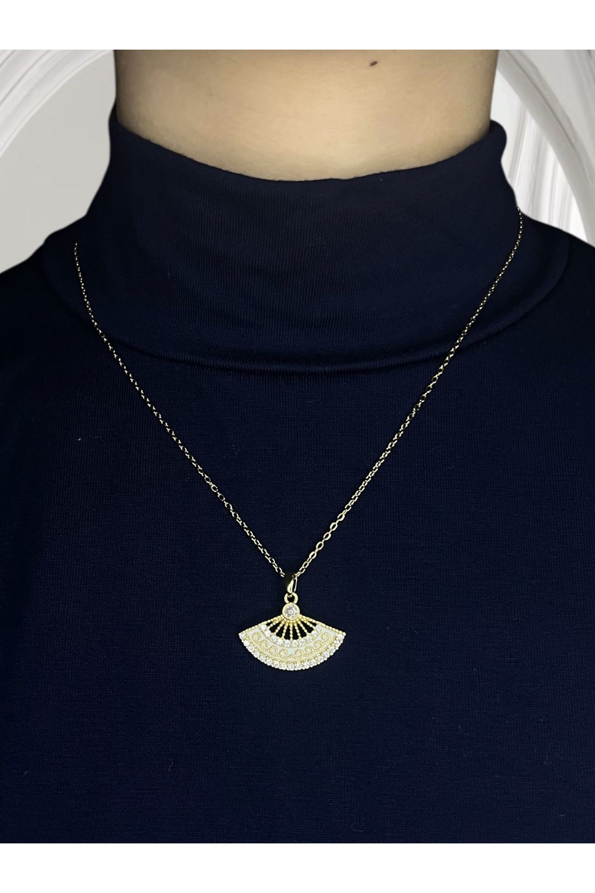 HNG JEWELRY GOLD RENK TAŞLI İŞLEME DETAY VİNTAGE YELPAZE KOLYE