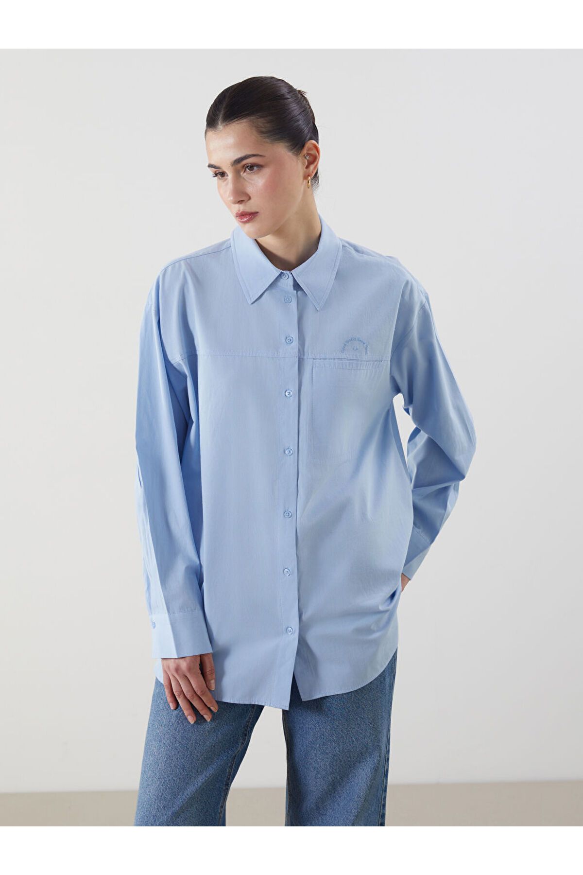 LC Waikiki LCW Modest Mavi Nakışlı Poplin Kadın Gömlek Tunik S5MP93Z8NVY25