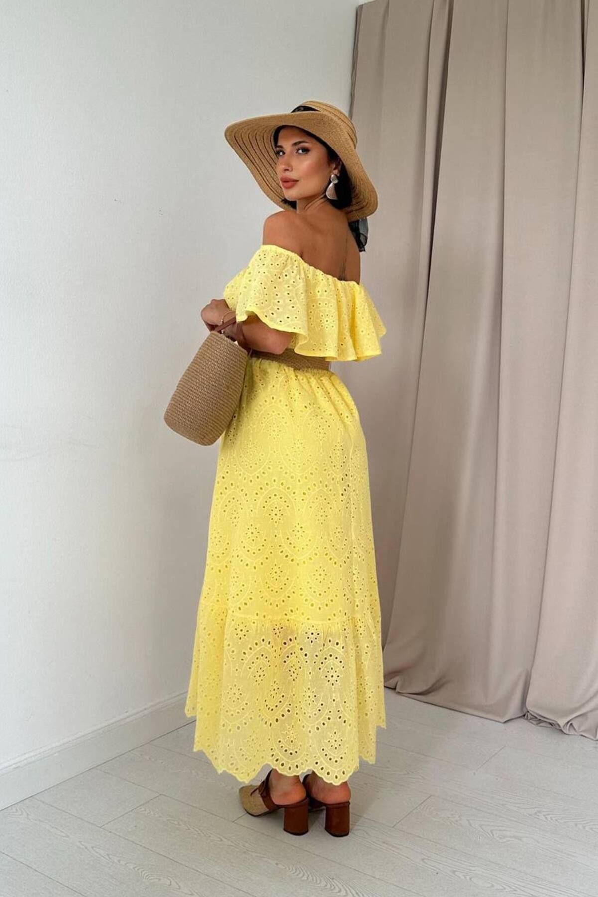 Castivo Fashion Brodeli Omzu Açık Kat Etekli Uzun Elbise