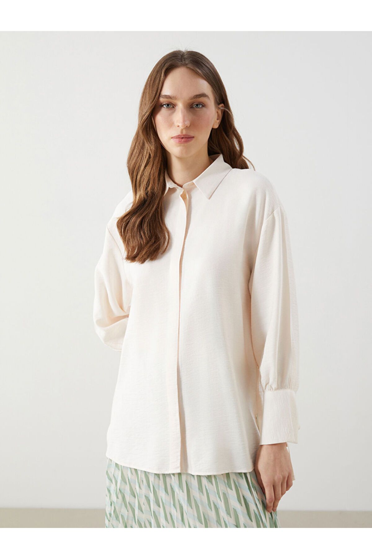 LC Waikiki LCW Modest Ekru Oversize Kadın Gömlek Tunik S5IE05Z8NVY25
