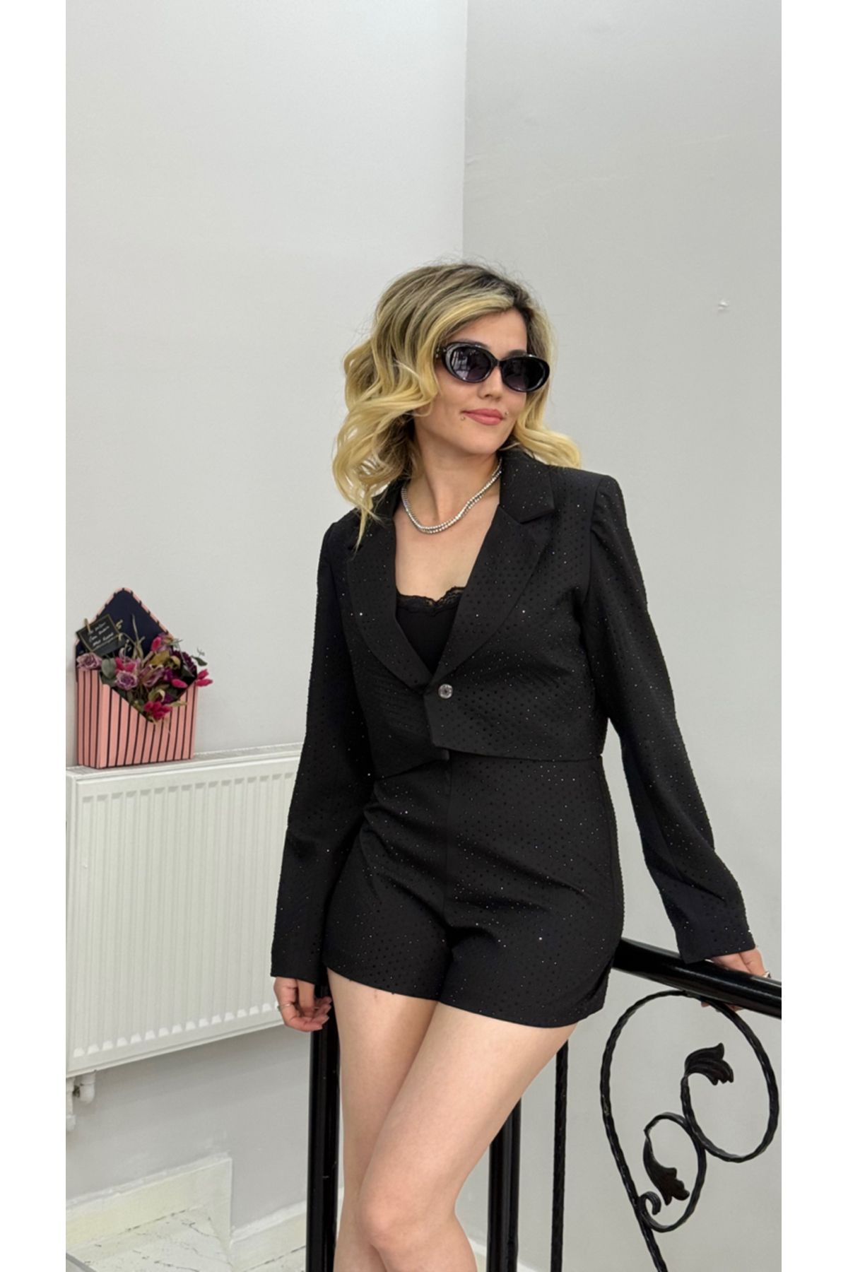 Butik Siyah taşlı kısa crop blazer ceket taşlı şort ikili takım