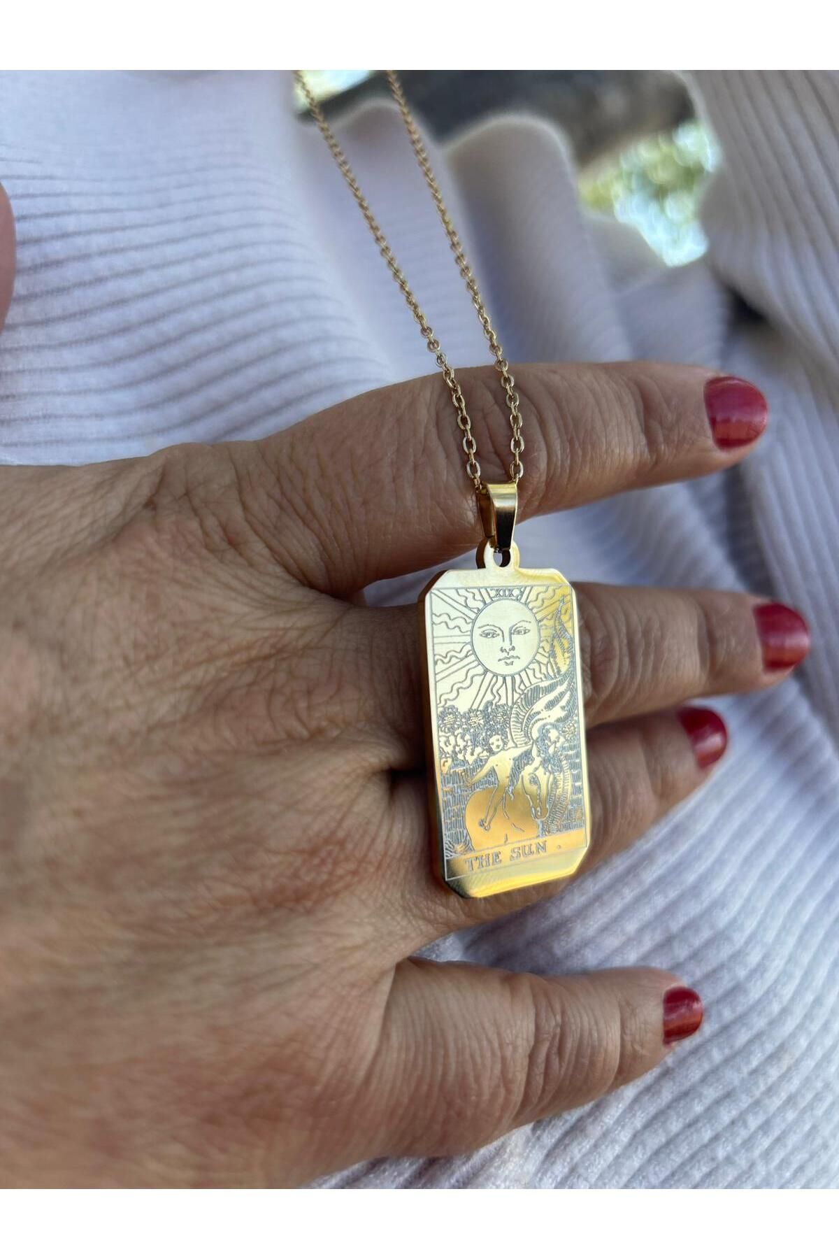 Minerva Astro Shop Çelik Gold Güneş Tarot Kartı Kolyesi | The Sun | Hediye Paketli & Not Eklenebilir | Pozitif Enerji