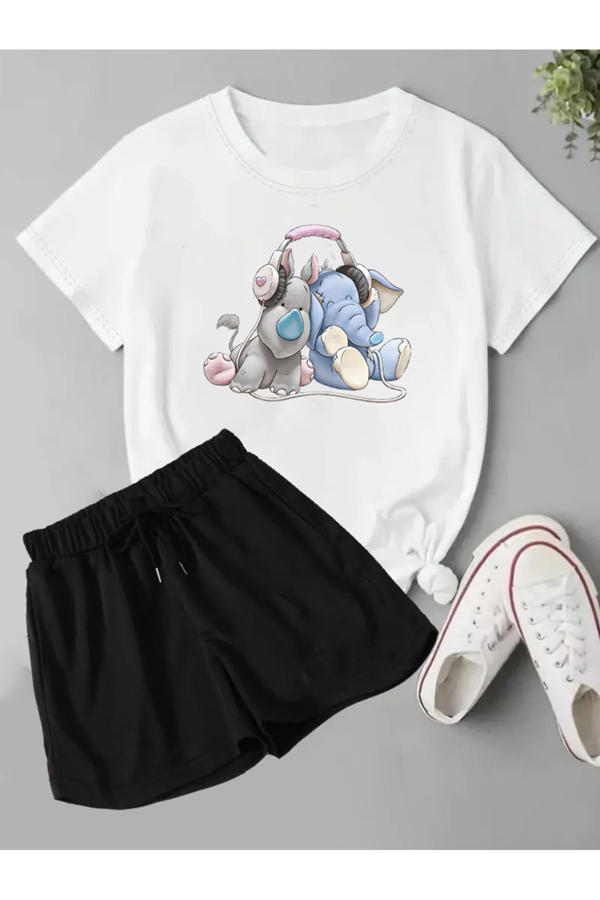makiteks 2'li Set Düz Renk Kadın Regular Şort ve Tshirt Tişört Listen Music