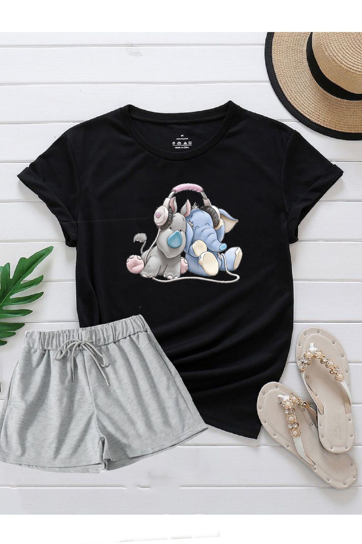 makiteks 2'li Set Düz Renk Kadın Regular Şort ve Tshirt Tişört Listen Music