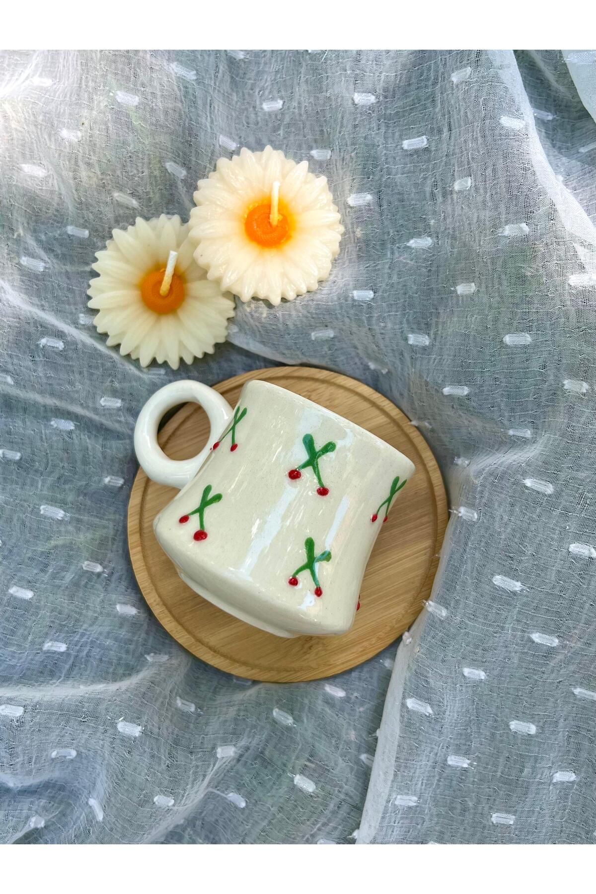Flossy Design El yapımı kirazlı seramik kahve fincan, papatya mum hediyeli, hediyelik fincan