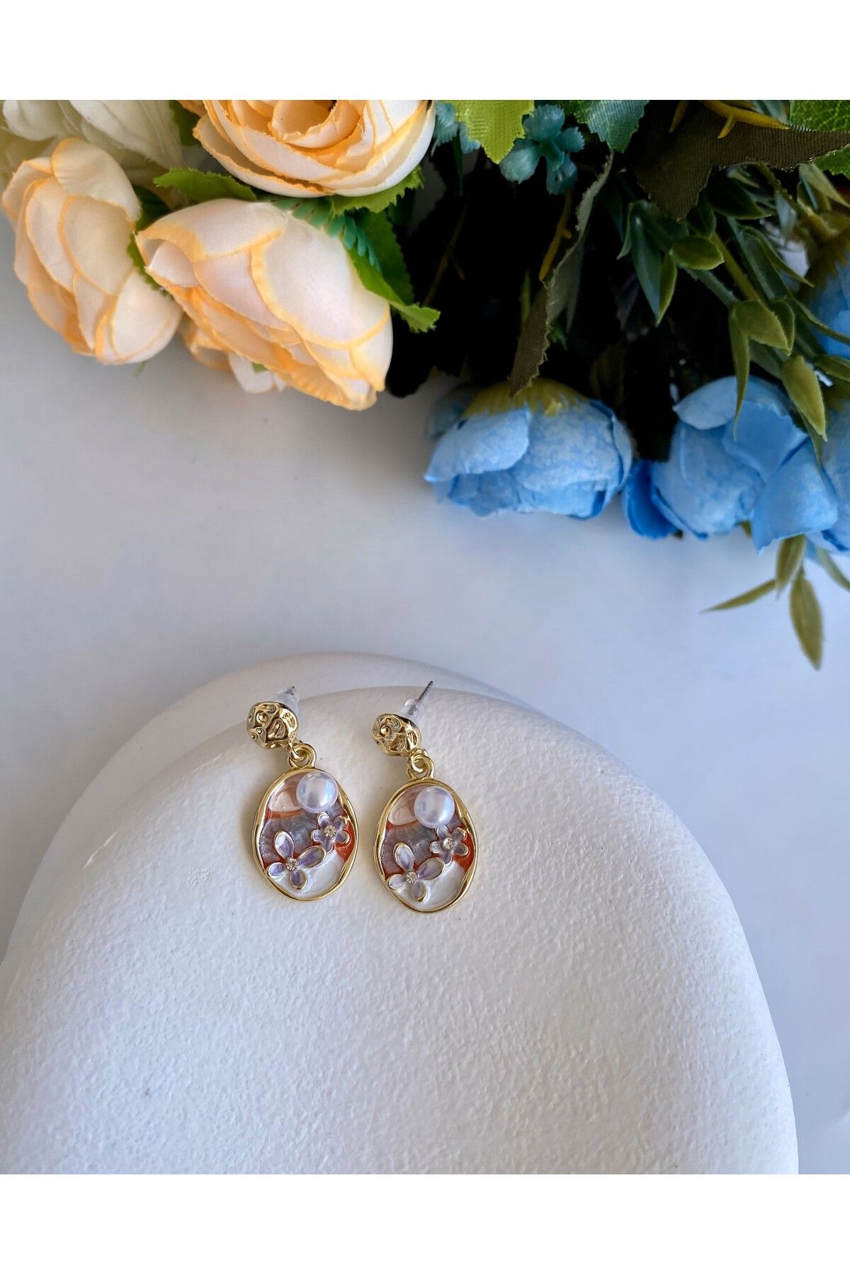 Atelier Licia Çiçek Detaylı Vintage Gold Küpe- Pastel Renkli Yazlık Retro Tarz Küpe