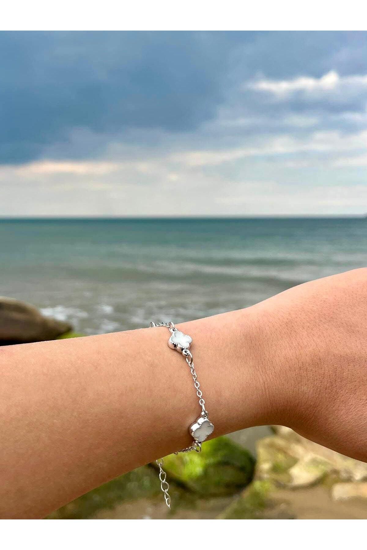 Zerys Jewelry Gümüş Beyaz Renkli Yonca Çelik Bileklik