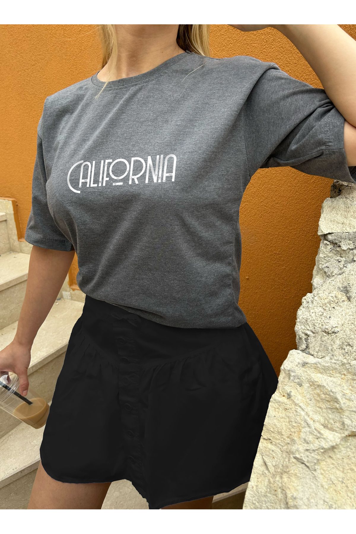 ClubSpaceAstro California Yazılı Oversize Tişört Kadın – Rahat ve Trend Kesim