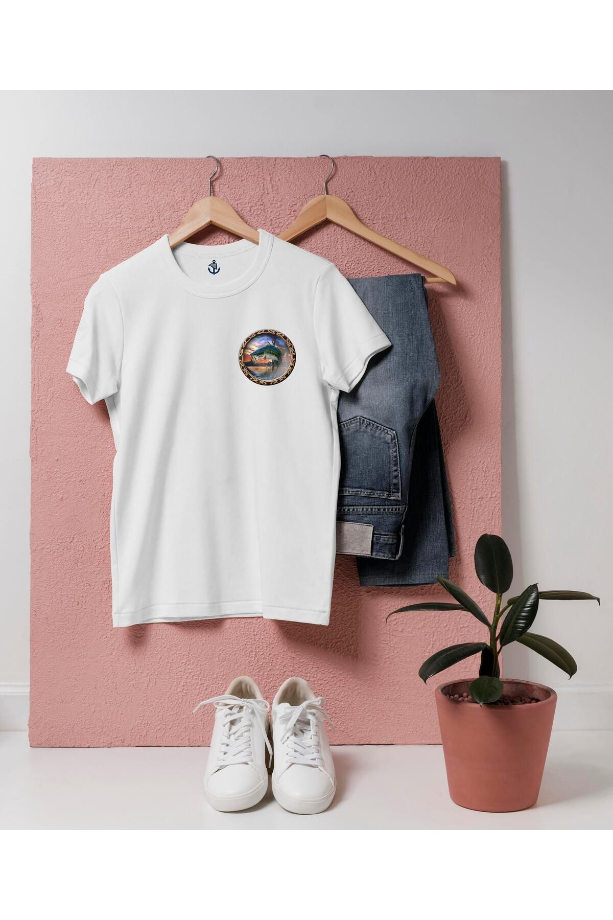 bahriyeli.jpeg Oversize Tehlikeli Balık cep logo Canavar Tasarım unisex T-shirt
