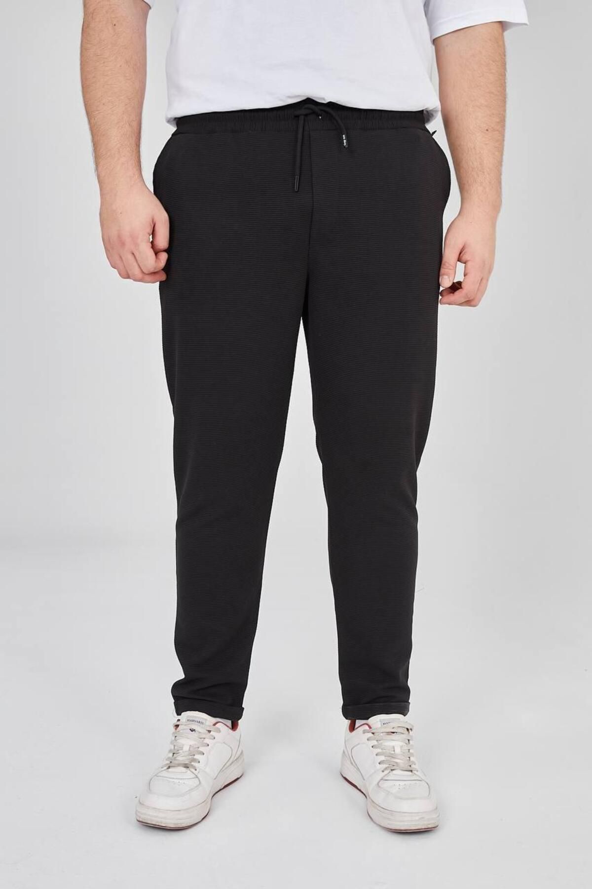 MODA JUMBO SİYAH DOKUMA ARKA CEPLİ KEMERİ LASTİKLİ DÜZ PAÇA PANTOLON