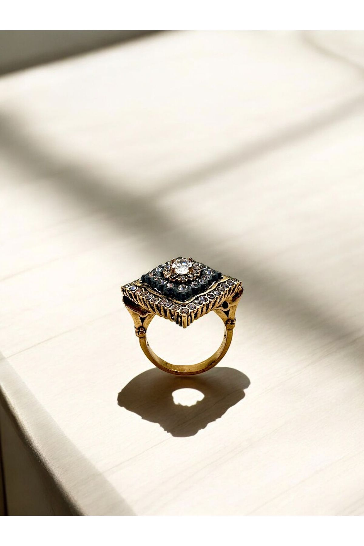 FUYA JEWELLERY Zirkon Taşlı Baklava Figürlü Yüzük