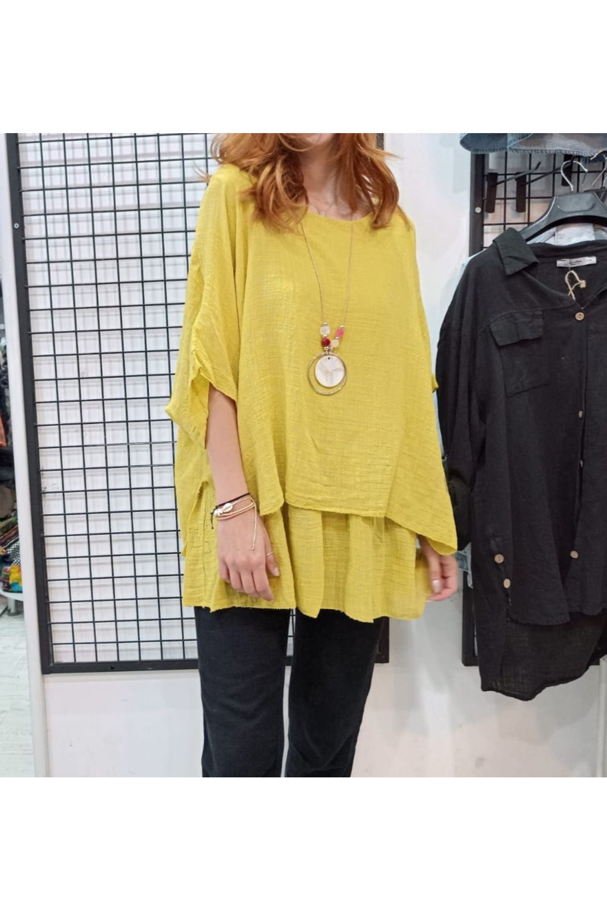 Butik Şans Kolye Detaylı Düz Renk İtalyan Koton Bluz