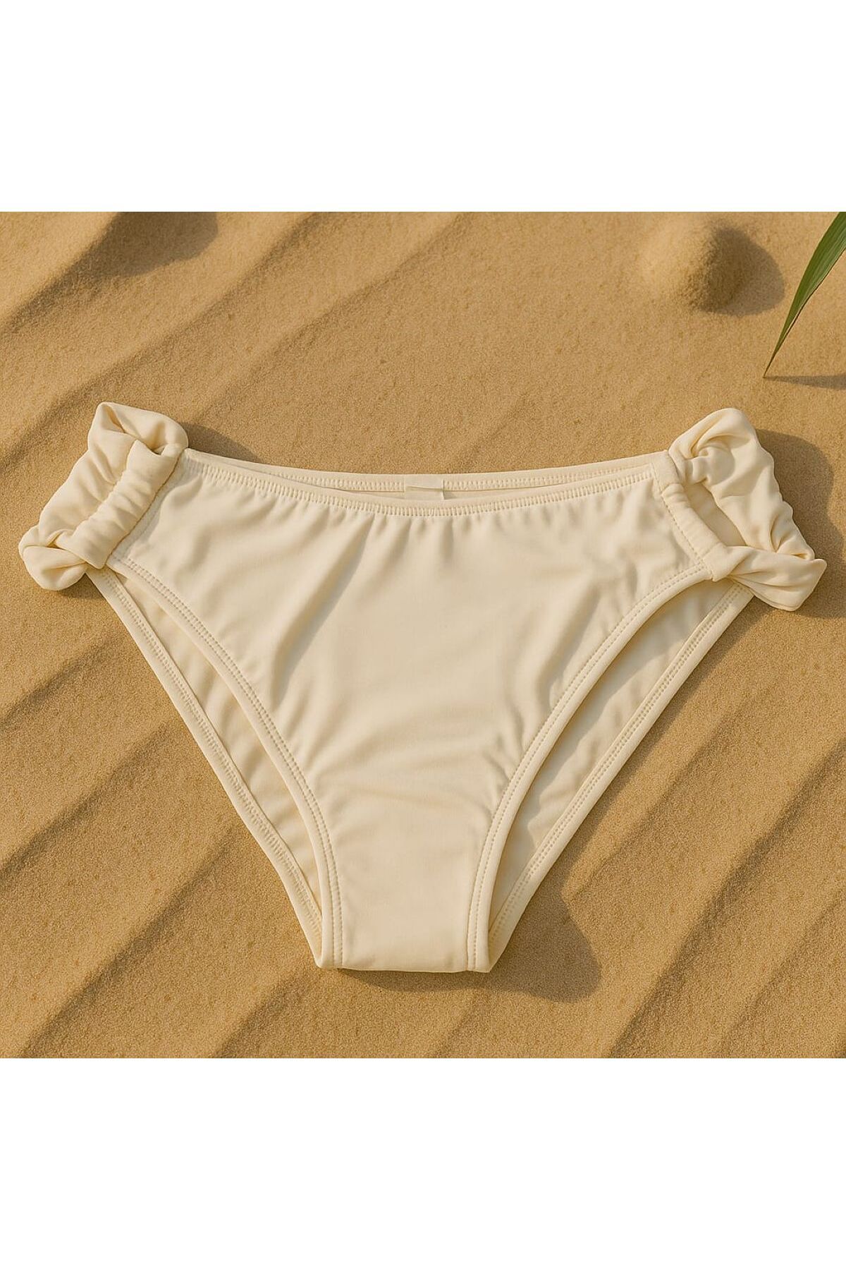 enmodaiçgiyim Ekru Kenar Detaylı Normal Bel Kadın Bikini Altı