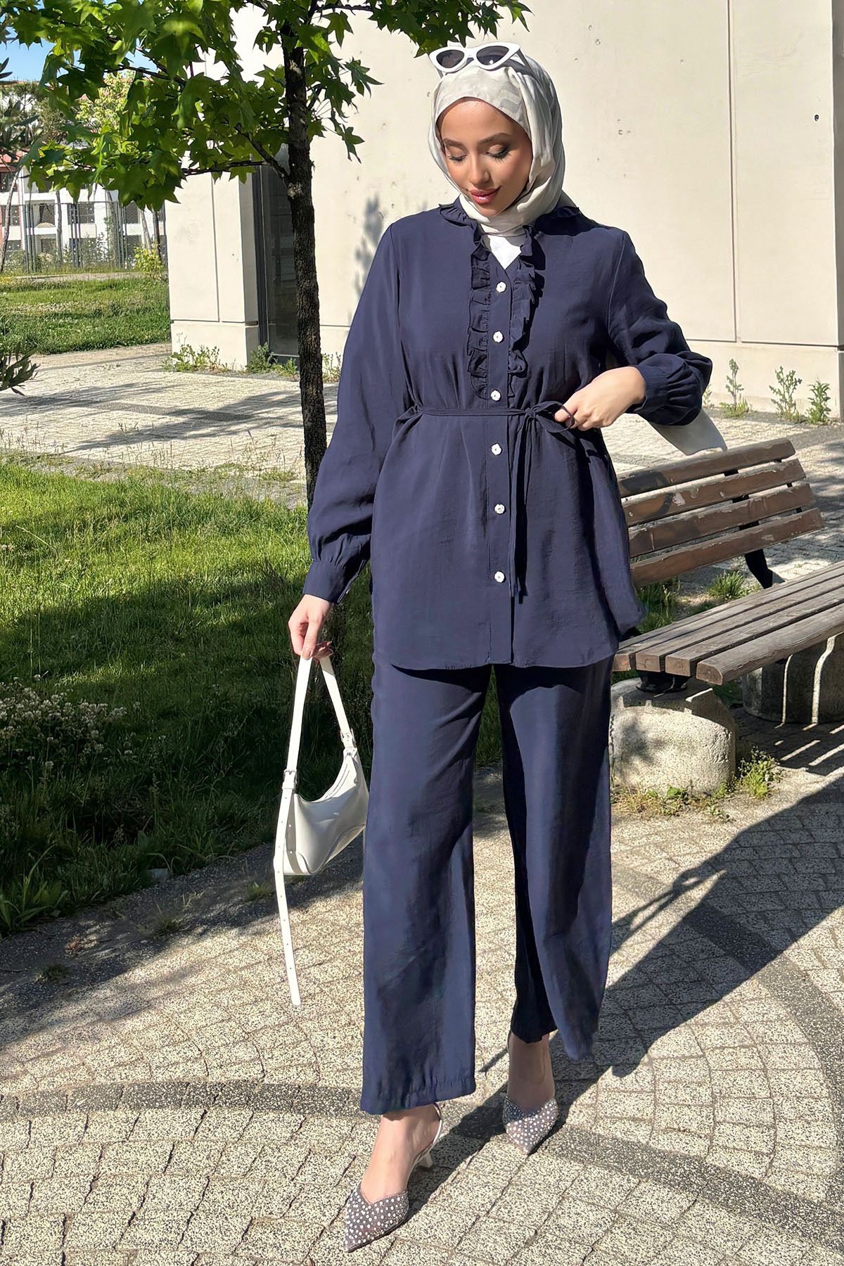 Tesettür Diyarı Yazlık Kumaş Önü Fırfır Detaylı Takım- Lacivert