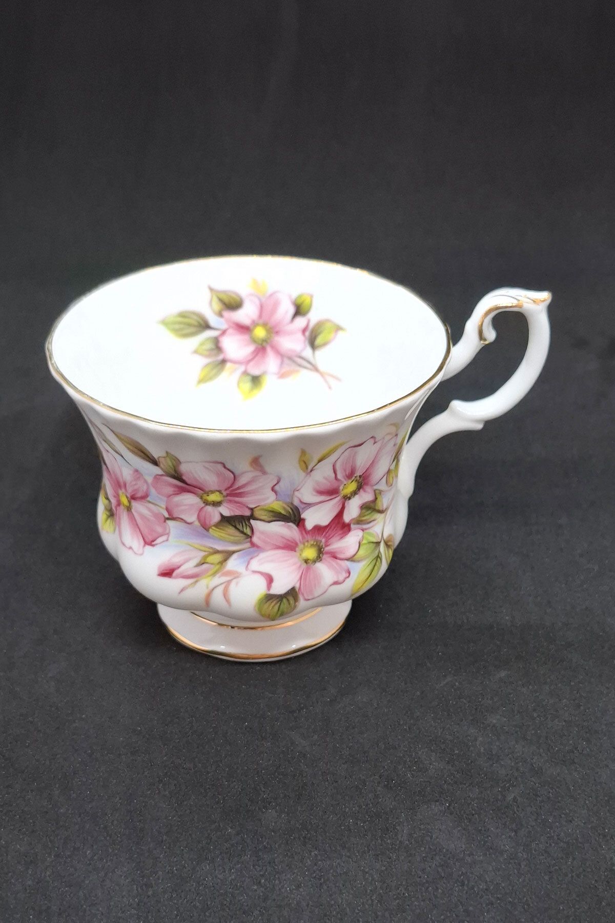 Royal Albert Wild Rose Bone China England Tek Antika Çay Fincanı 200 Ml
