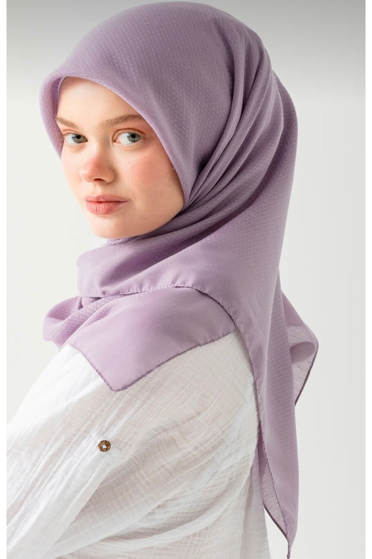 Minii Tuhafiye Jakarlı Pamuk Eşarp - 100x100 cm, Düz Desen, Soft Pamuk Eşarp, Şık Görünüm