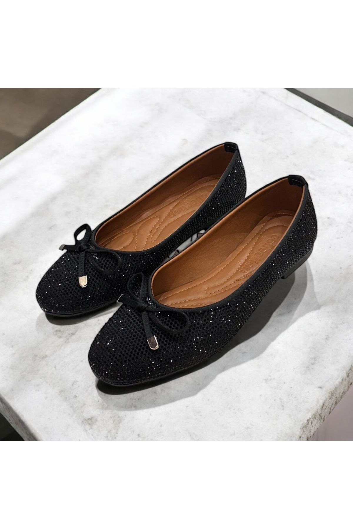 runa shoes taşlı fiyonk detay babet