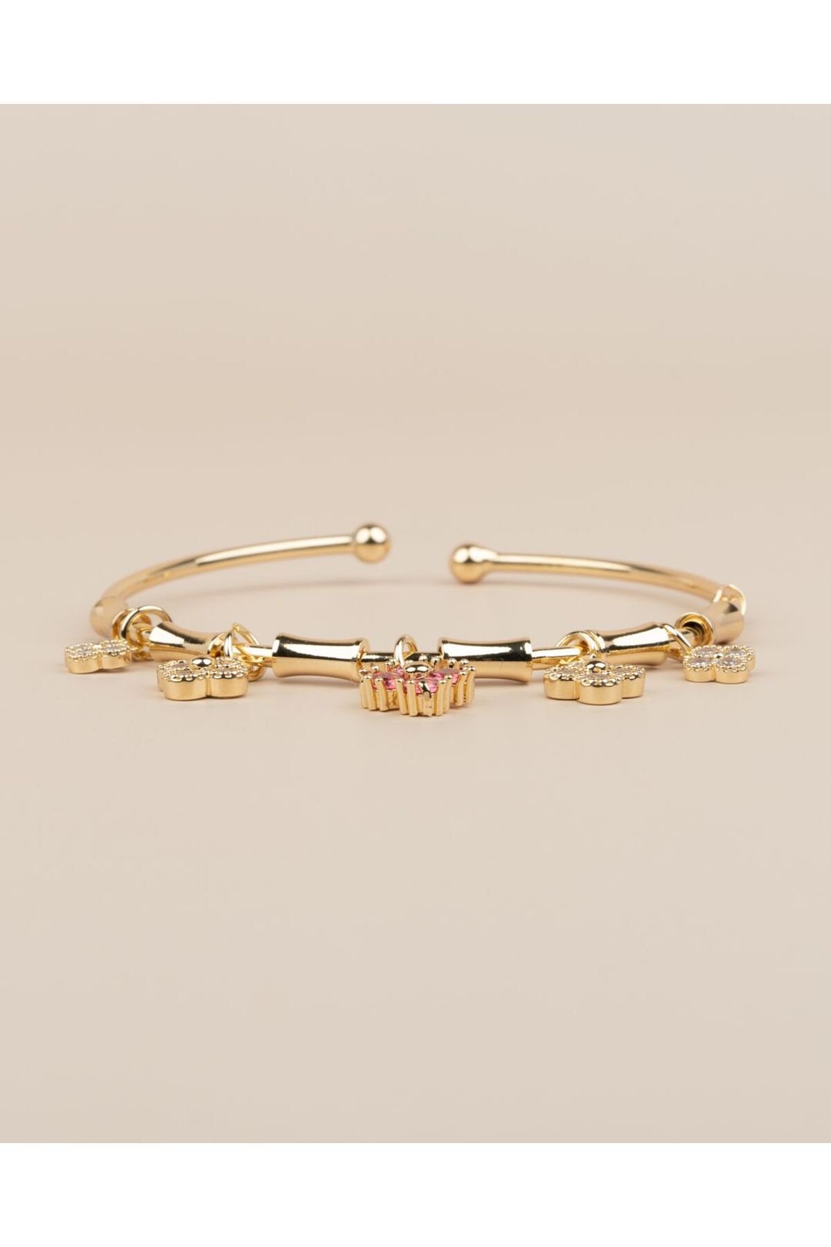 سوار فيورا ذو مشبك على شكل زهرة وردية قابل للتعديل