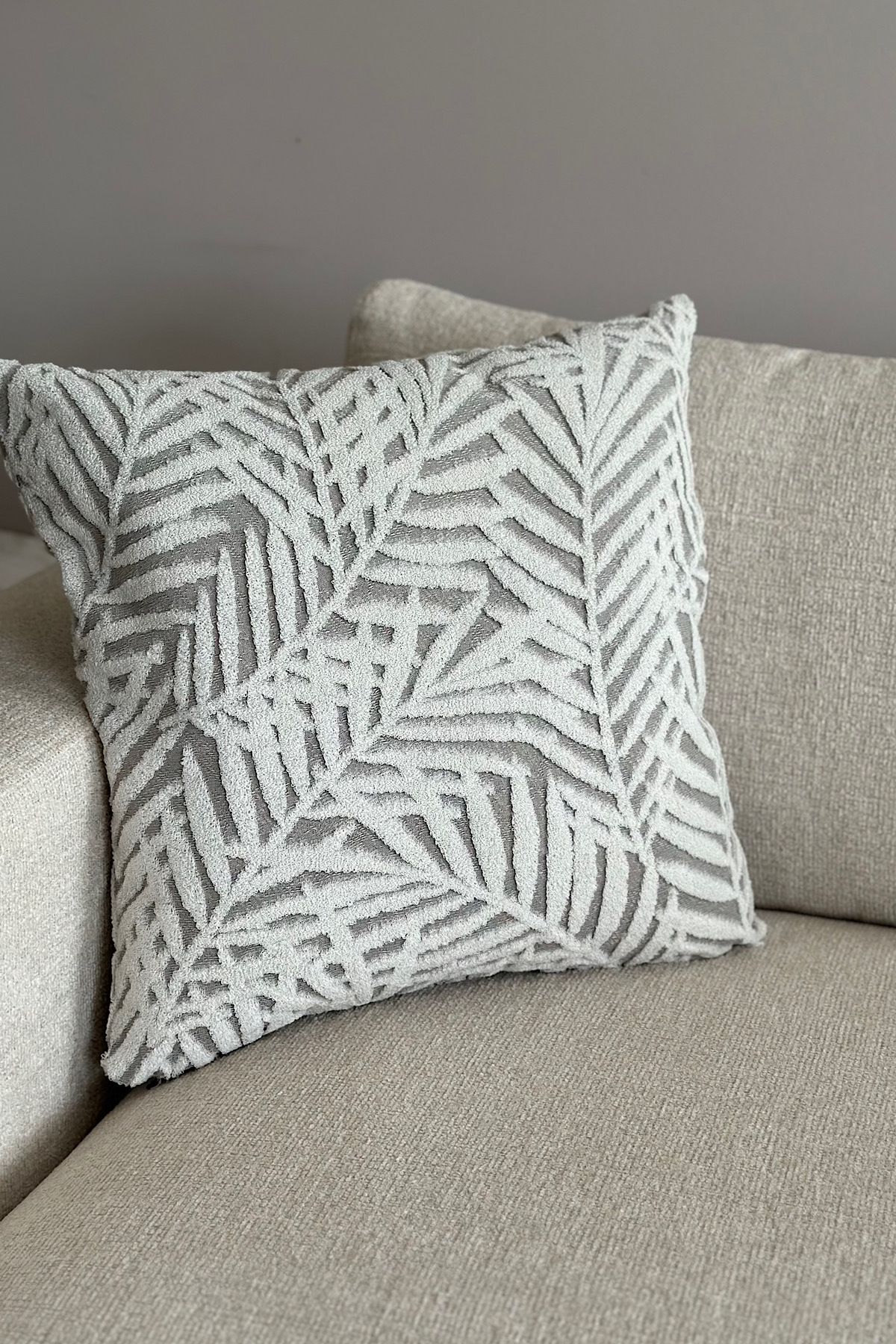 yucelique Novon Home Minimal Design Soft Touch Havlu Nakış Premium Kırlent Kılıfı 45 x 45 cm.