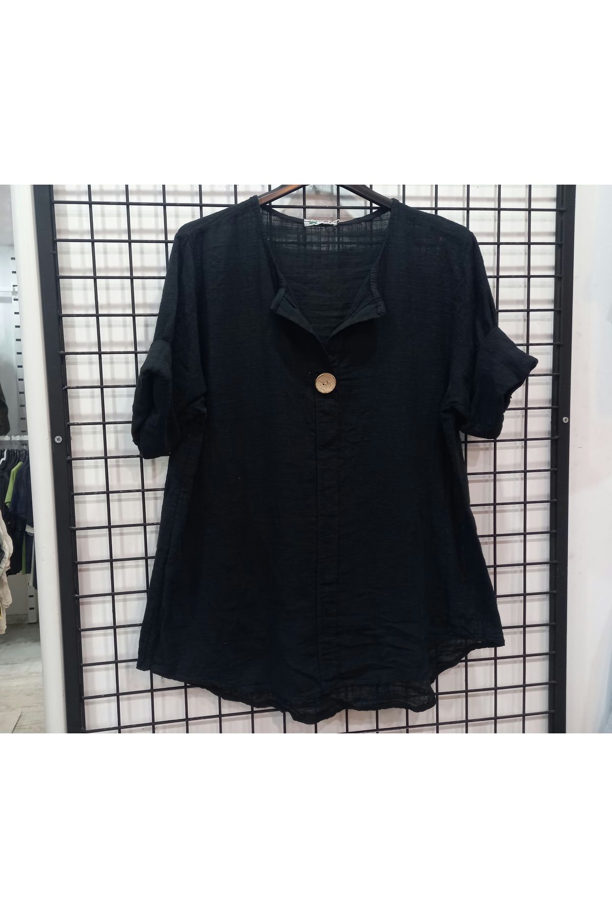 Butik Şans Düğme Detaylı Düz Renk Truvakar Kol İtalyan Bluz