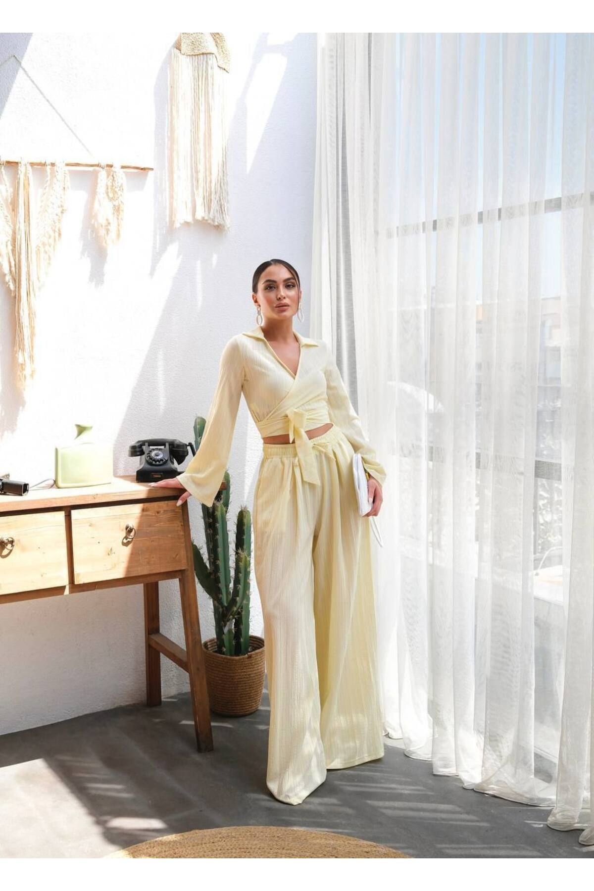 CELITA Kadın Kırinkıl Kumaş Belden Bağlamalı Gömlek Ve Oversize Pantolon Takım