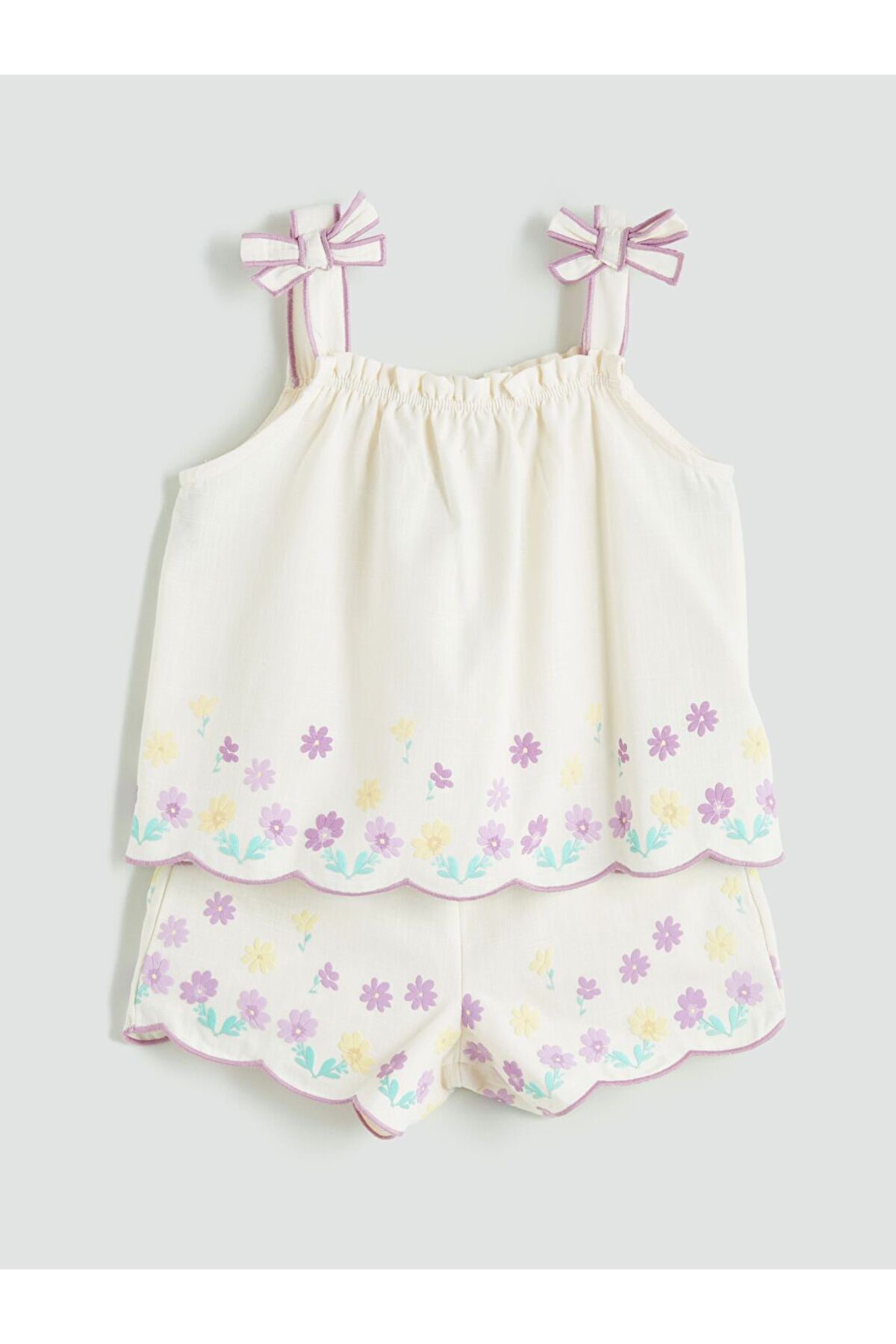 LC Waikiki LCW Kids Kare Yaka Çiçekli Kız Çocuk Bluz ve Şort 2'li