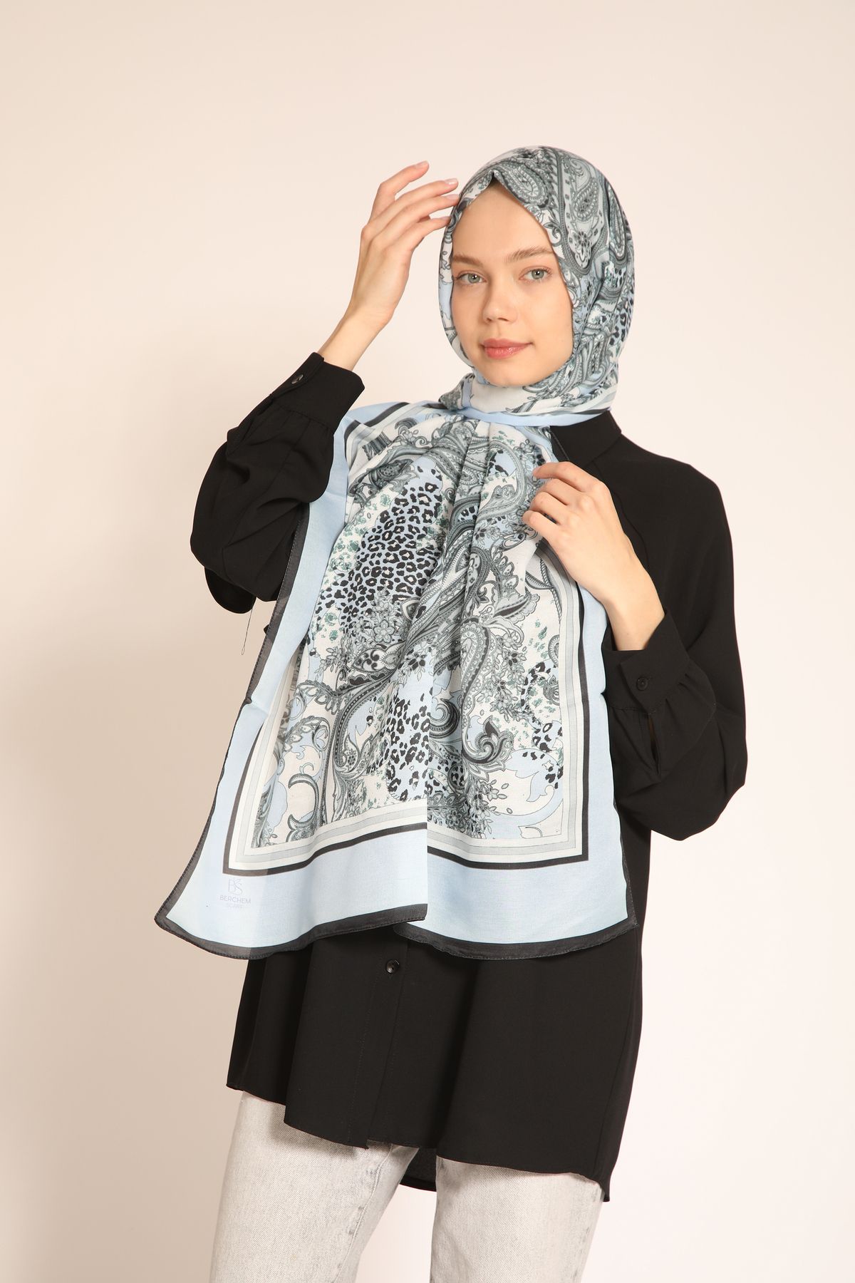 Dia Vela Açık Mavi Leopar ve Paisley Desenli Soft Şal