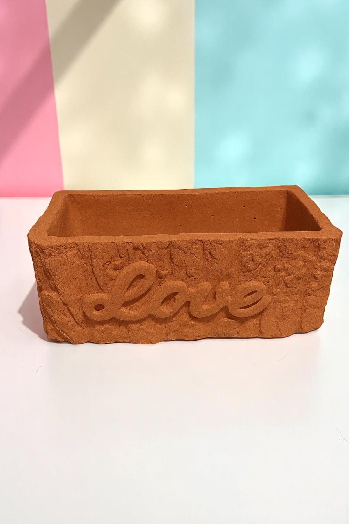 ERSE HOME Love Yazı Detaylı Kiremit Rengi Beton Saksı- El Yapımı