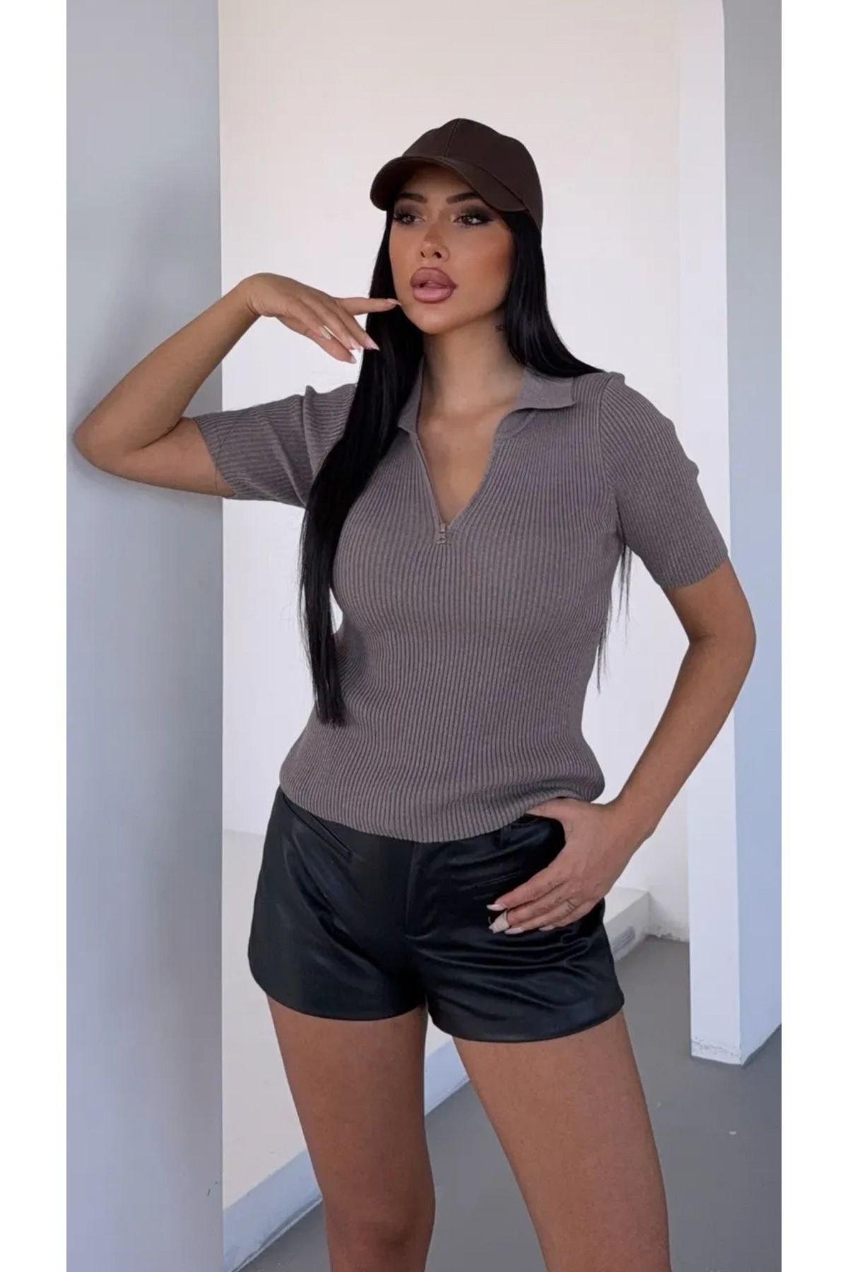 Noi Belis Fermuar Detaylı Polo Yaka Kısa Kollu İnce Yazlık Bluz SS25BZ0016
