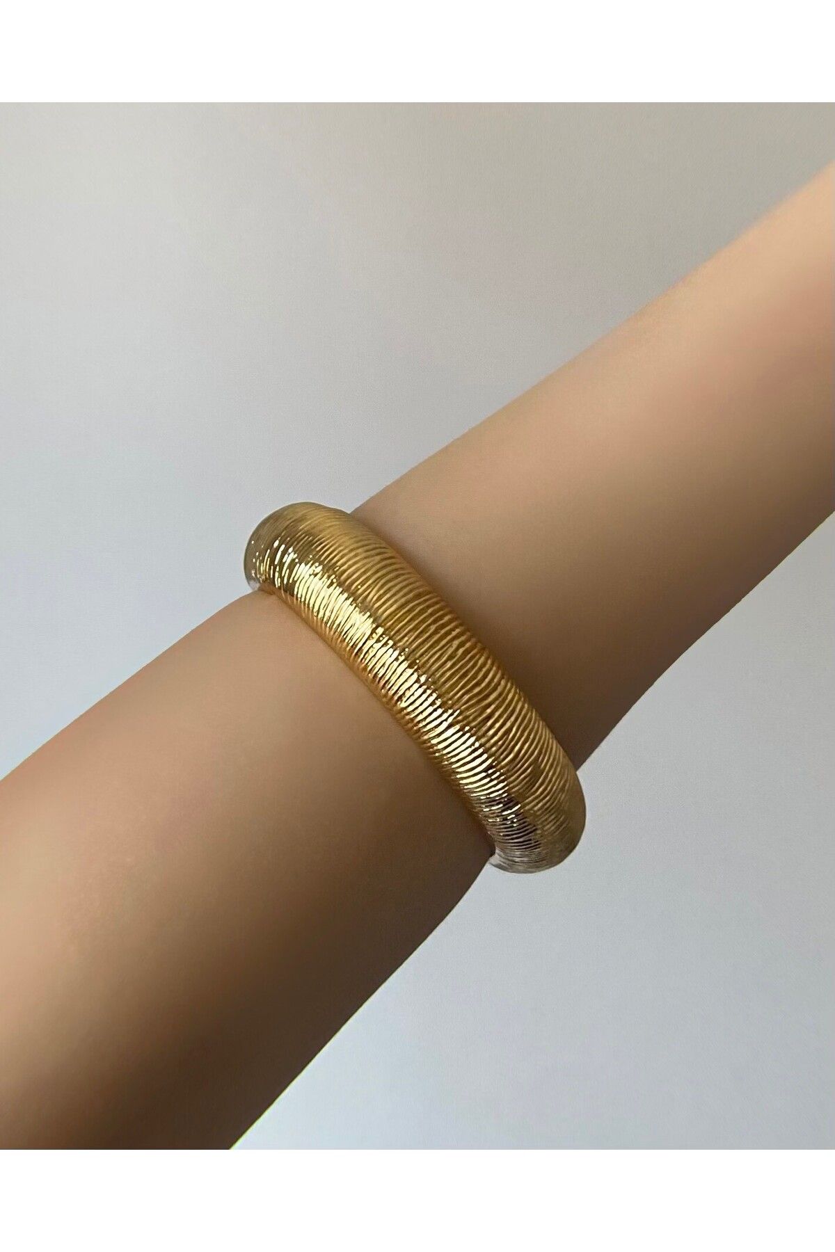 Bijoura Studio Tırtıklı Vintage Gold Kelepçe Bileklik