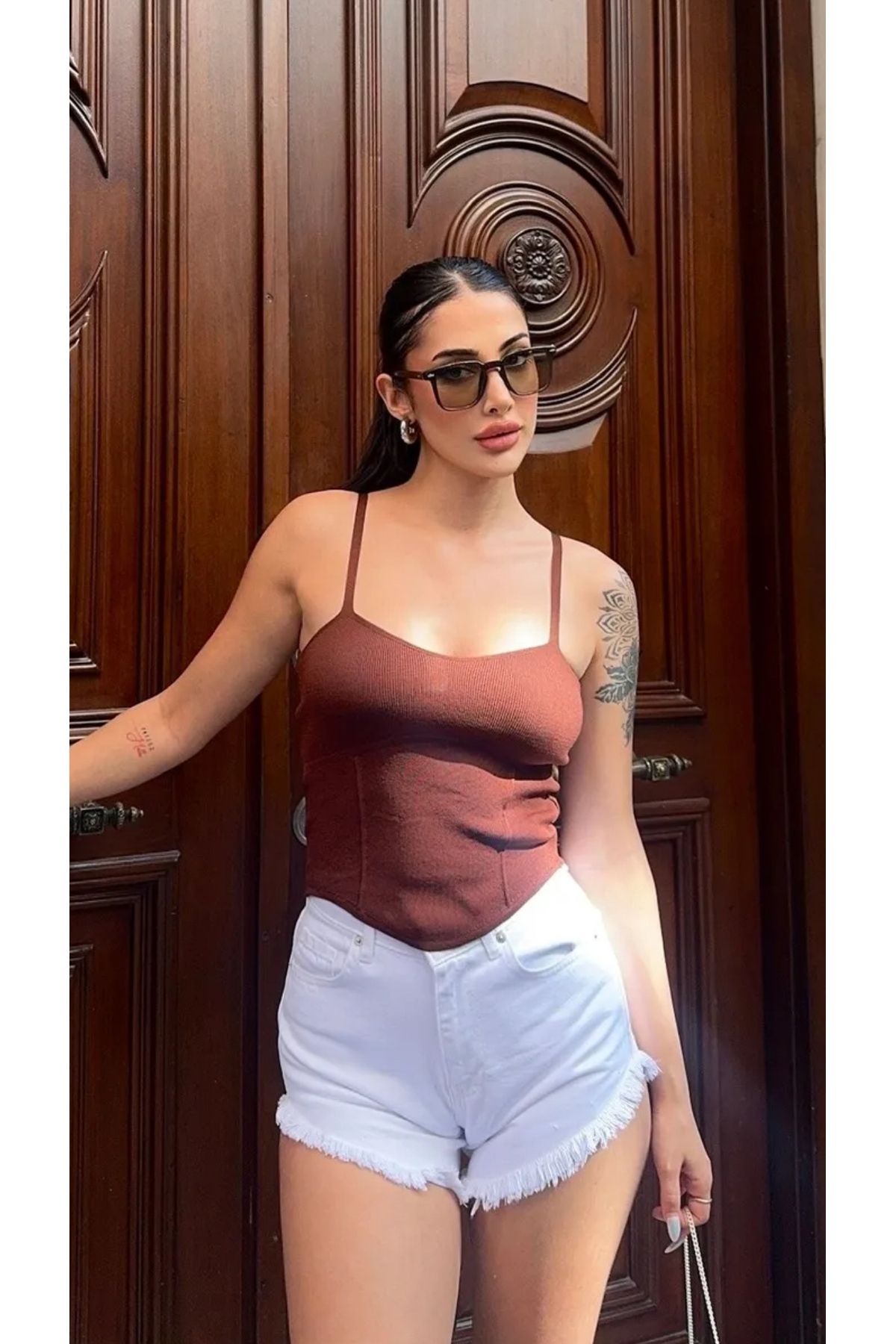 Noi Belis Crop V Yaka Korse Detaylı Askılı İnce Yazlık Bluz SS25BZ0021