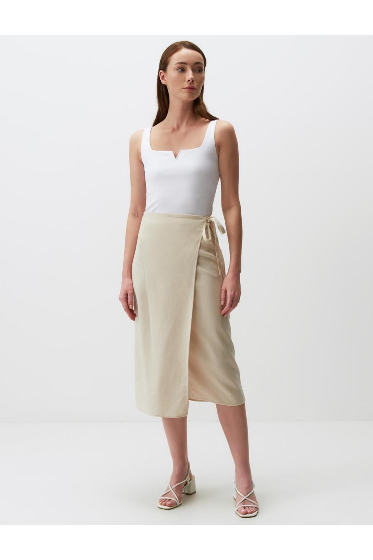 Jimmy Key-Regular Waist Midi Linen Skirt with Slits 1
