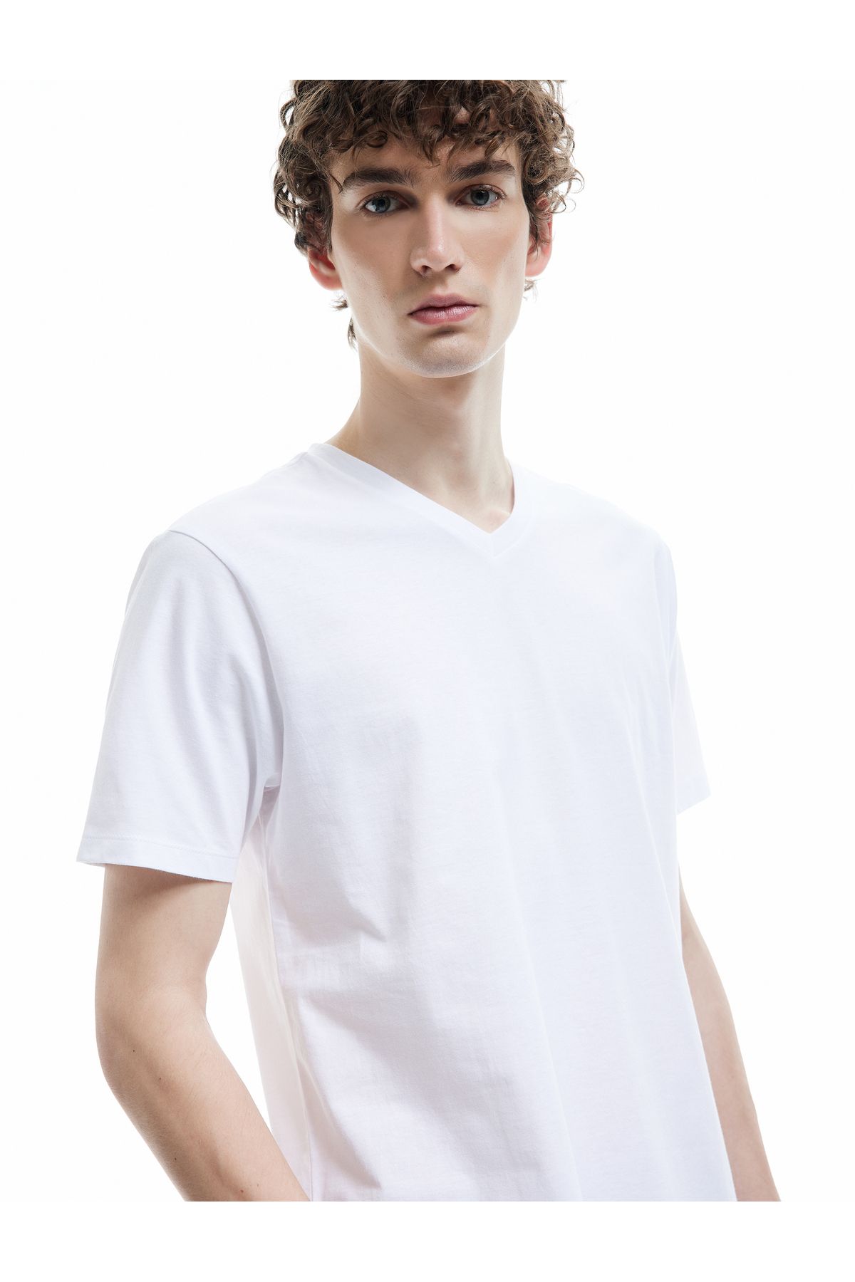 Koton Kısa Kollu V Yaka Pamuklu Basic Erkek Slim Fit Tişört